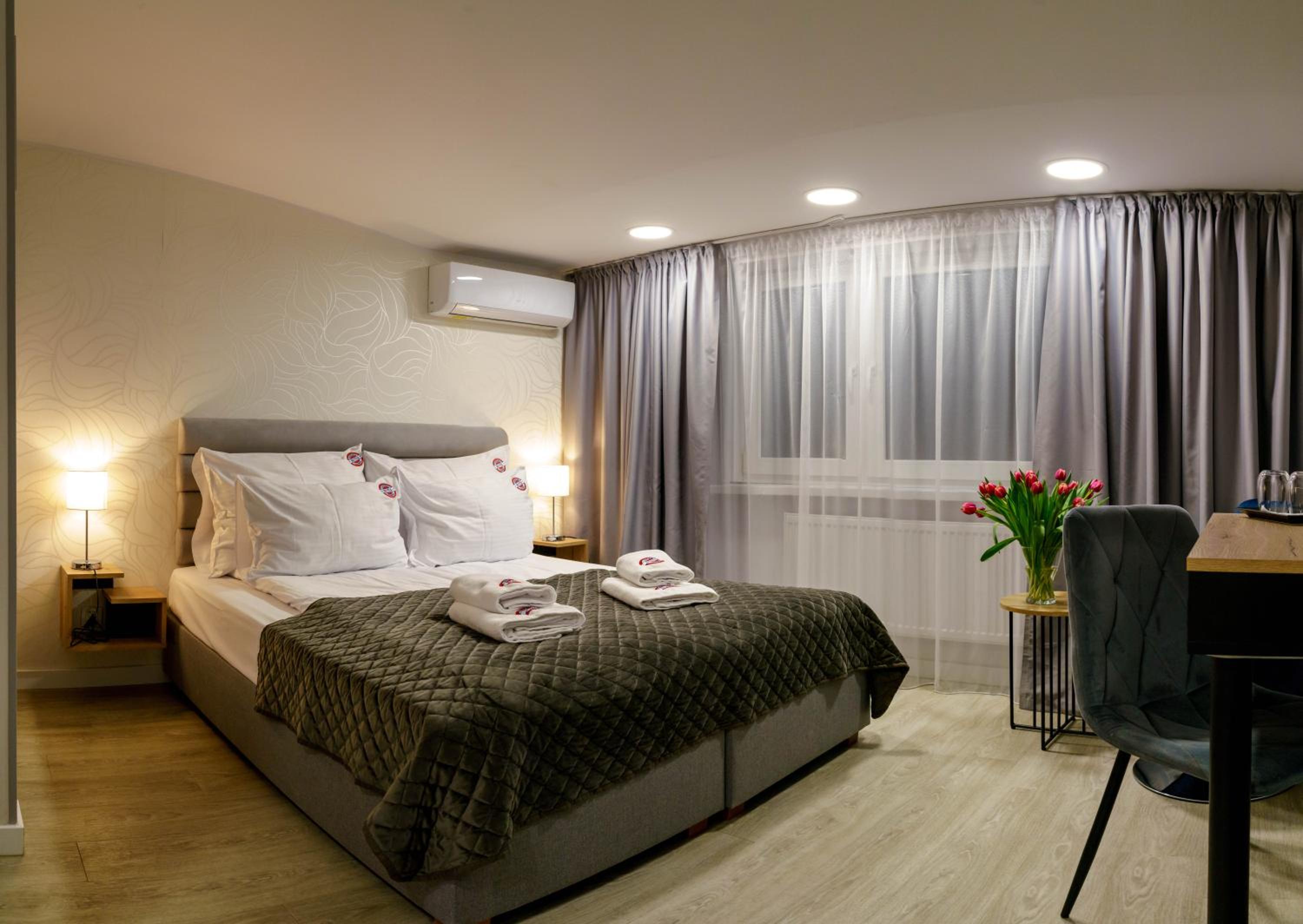 Budget Double Room - Photo 1