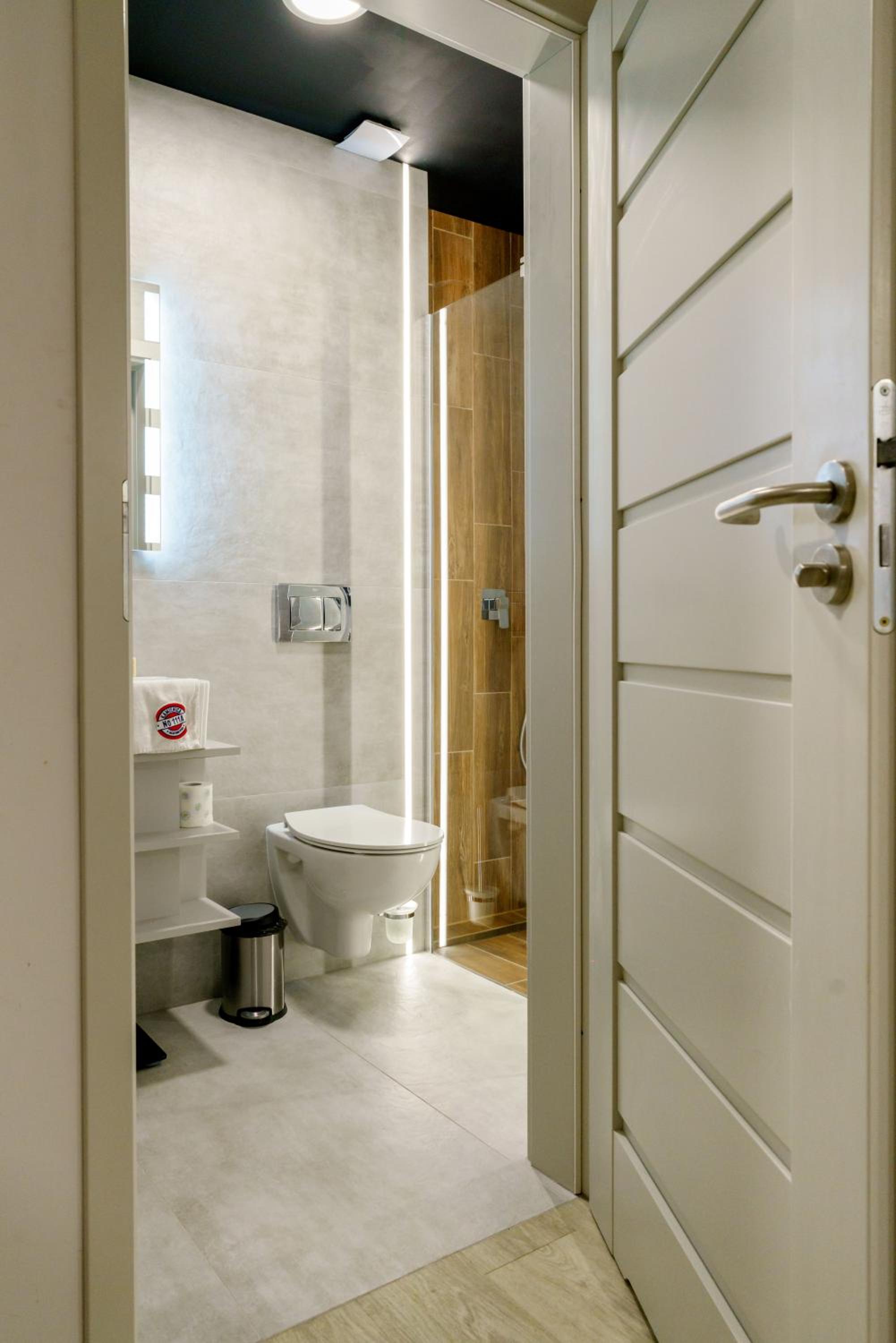 Budget Double Room - Photo 4