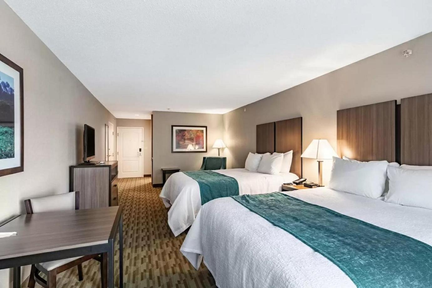 Queen Room with Two Queen Beds - Accessible/Non-Smoking  - Photo 2