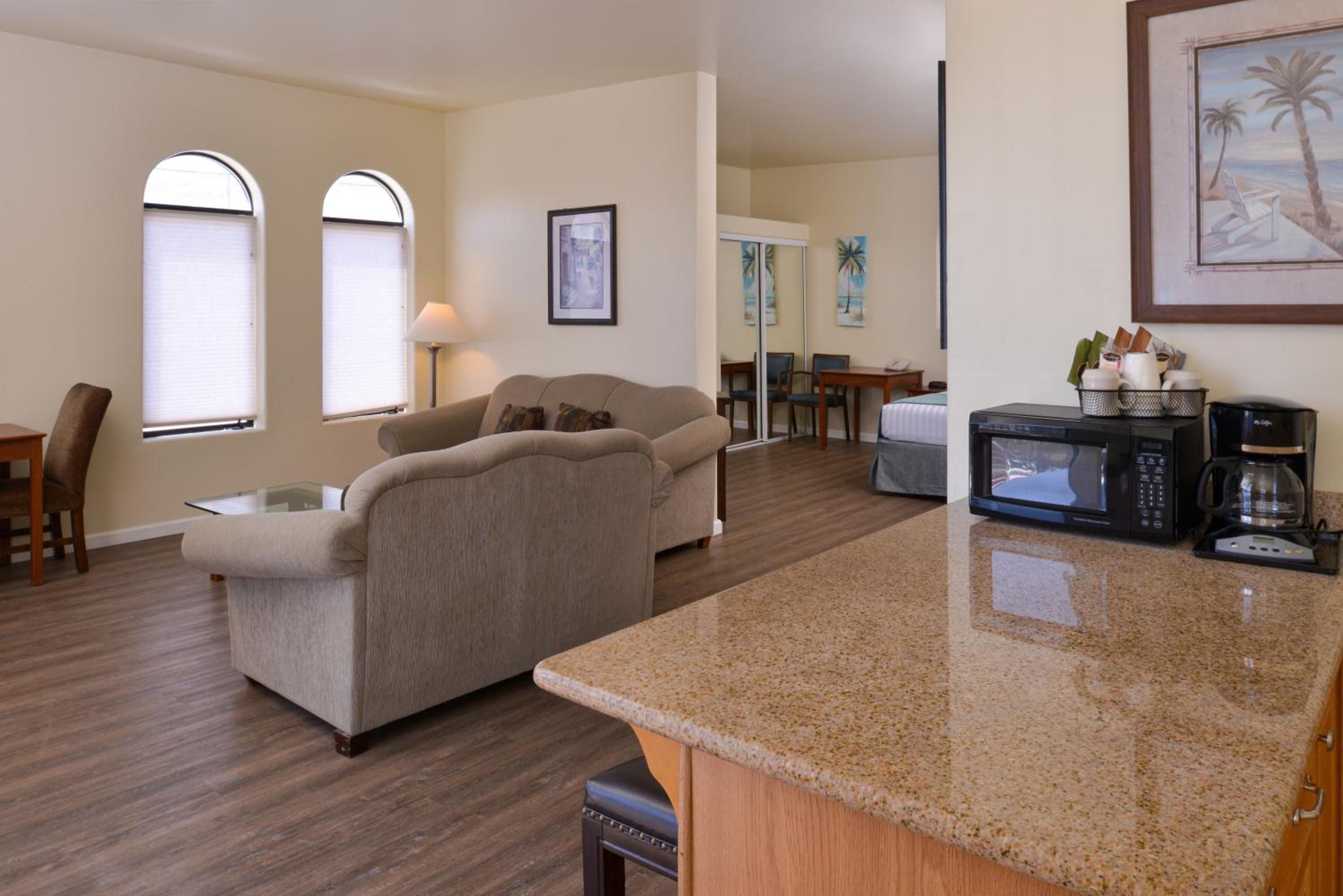 Executive Suite - Photo 1