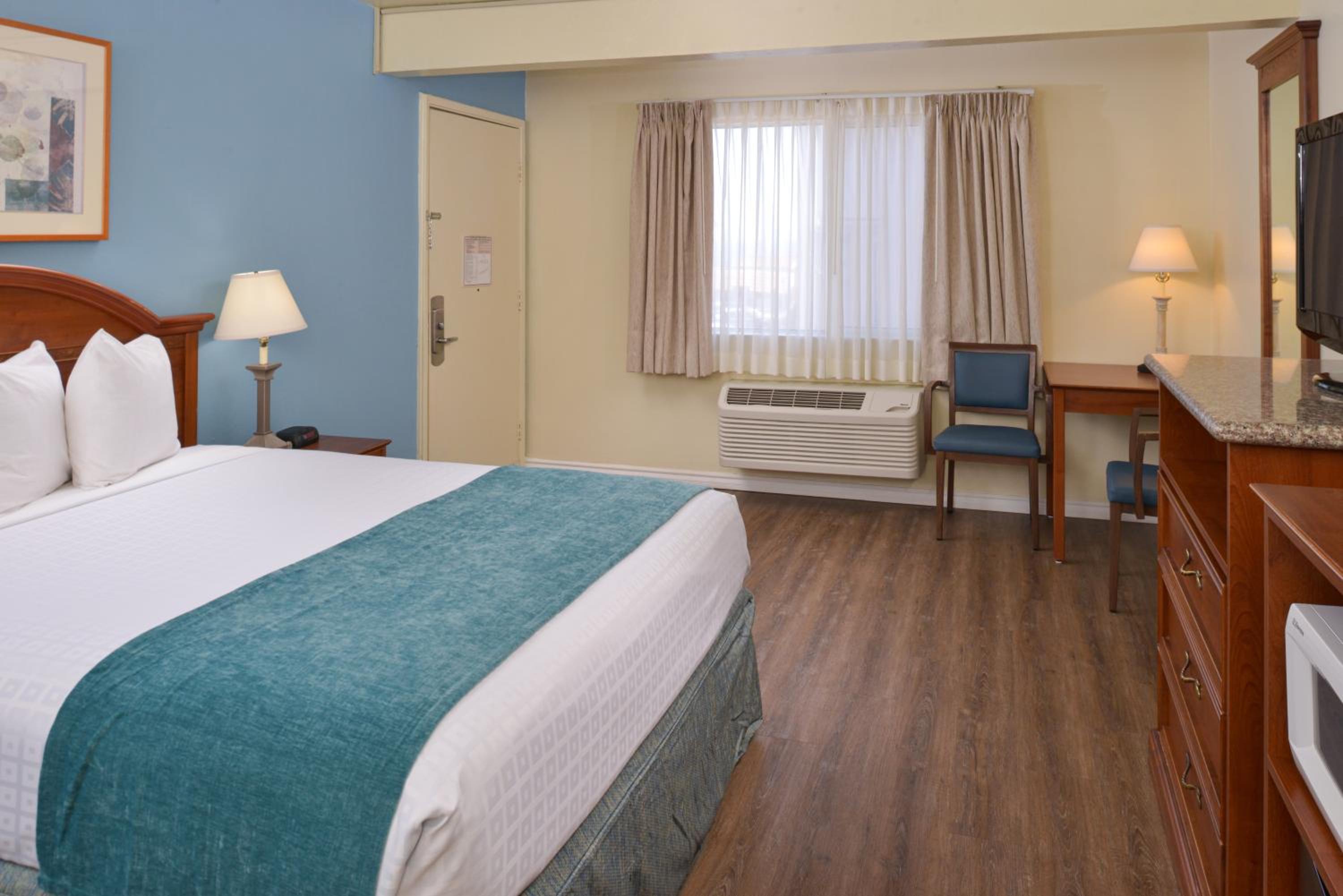 Queen Room - Disability Access