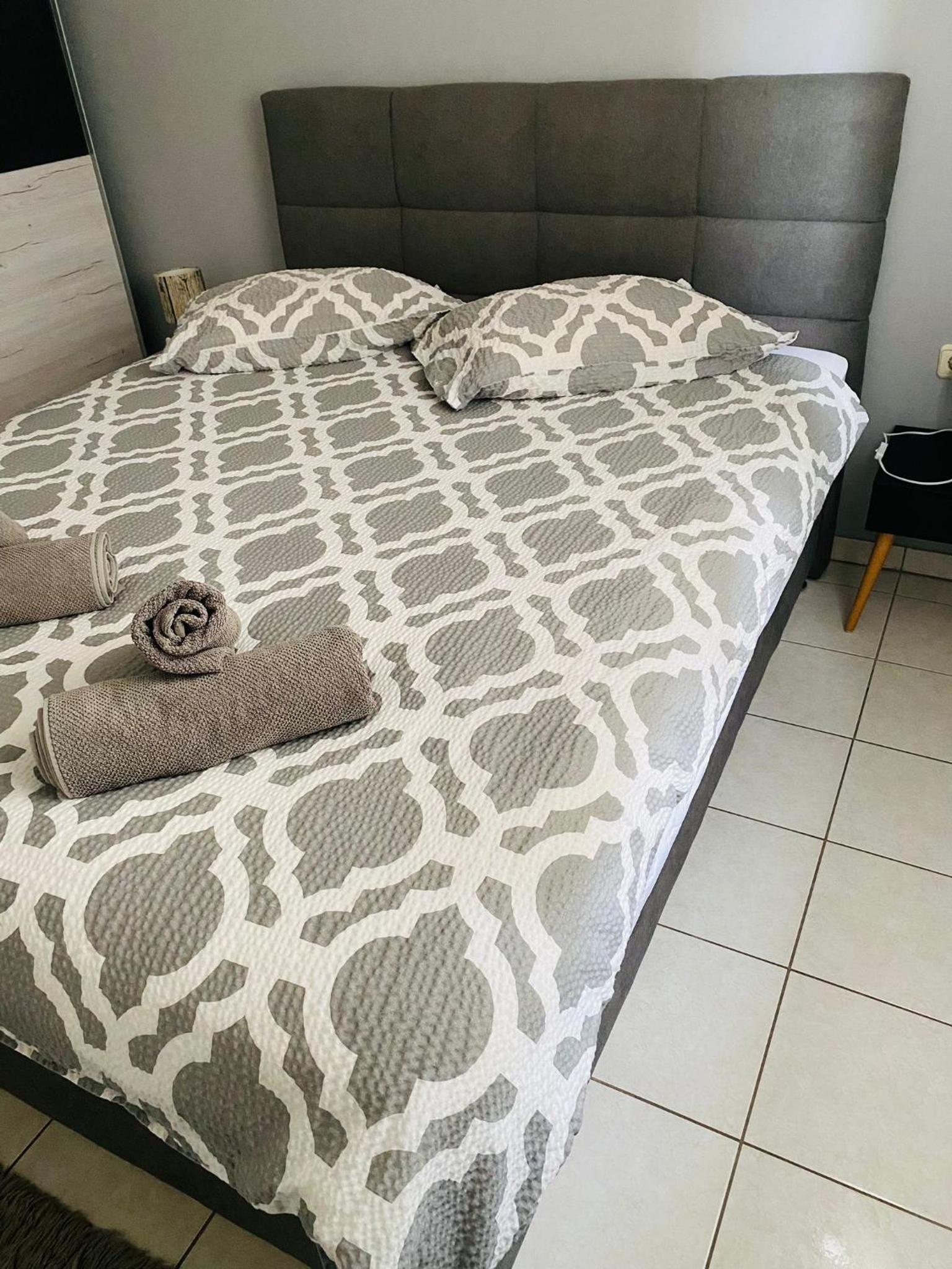 One-Bedroom Apartment with Sea View photo 1