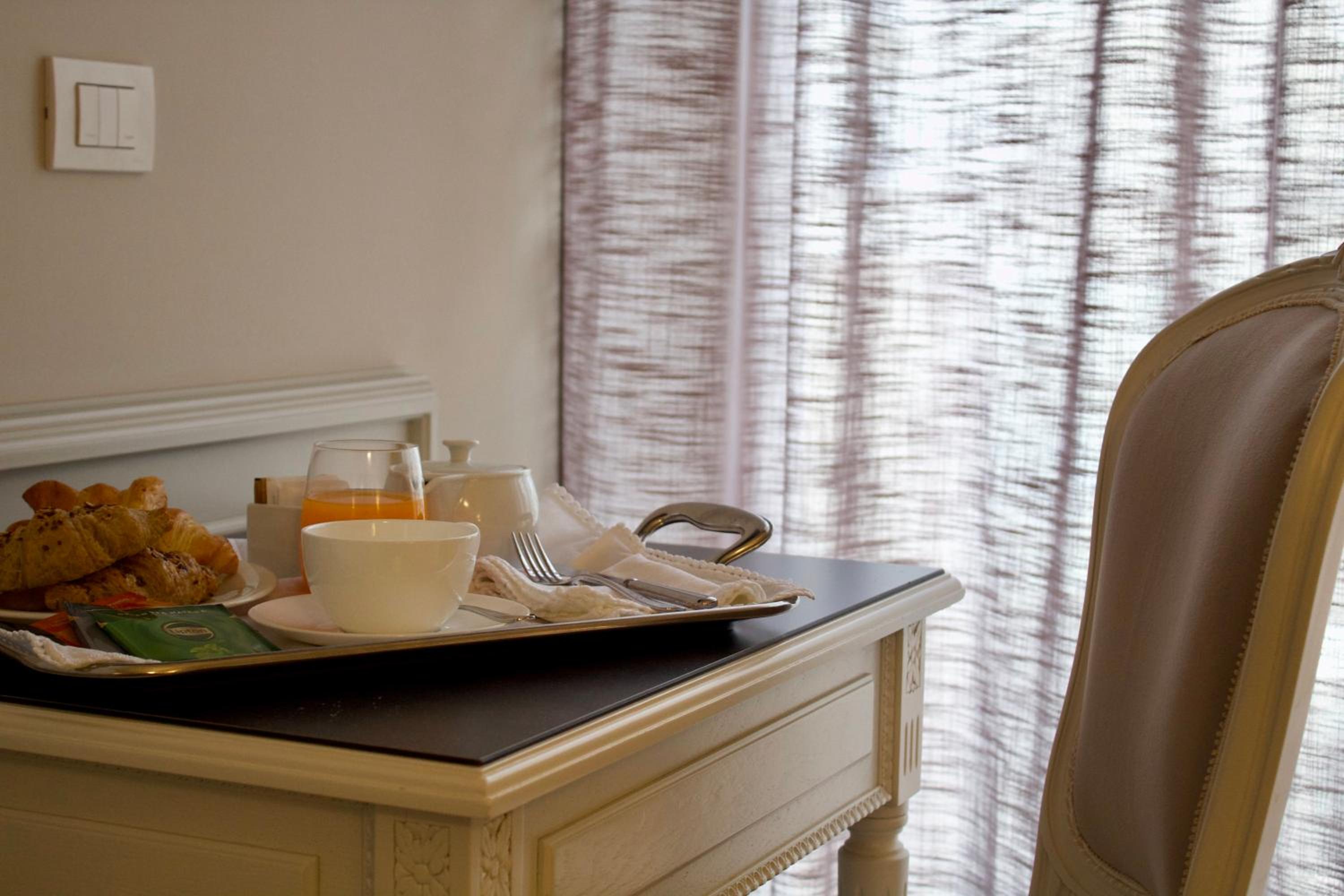 Junior Suite (2 Adults) Side Sea View photo 3