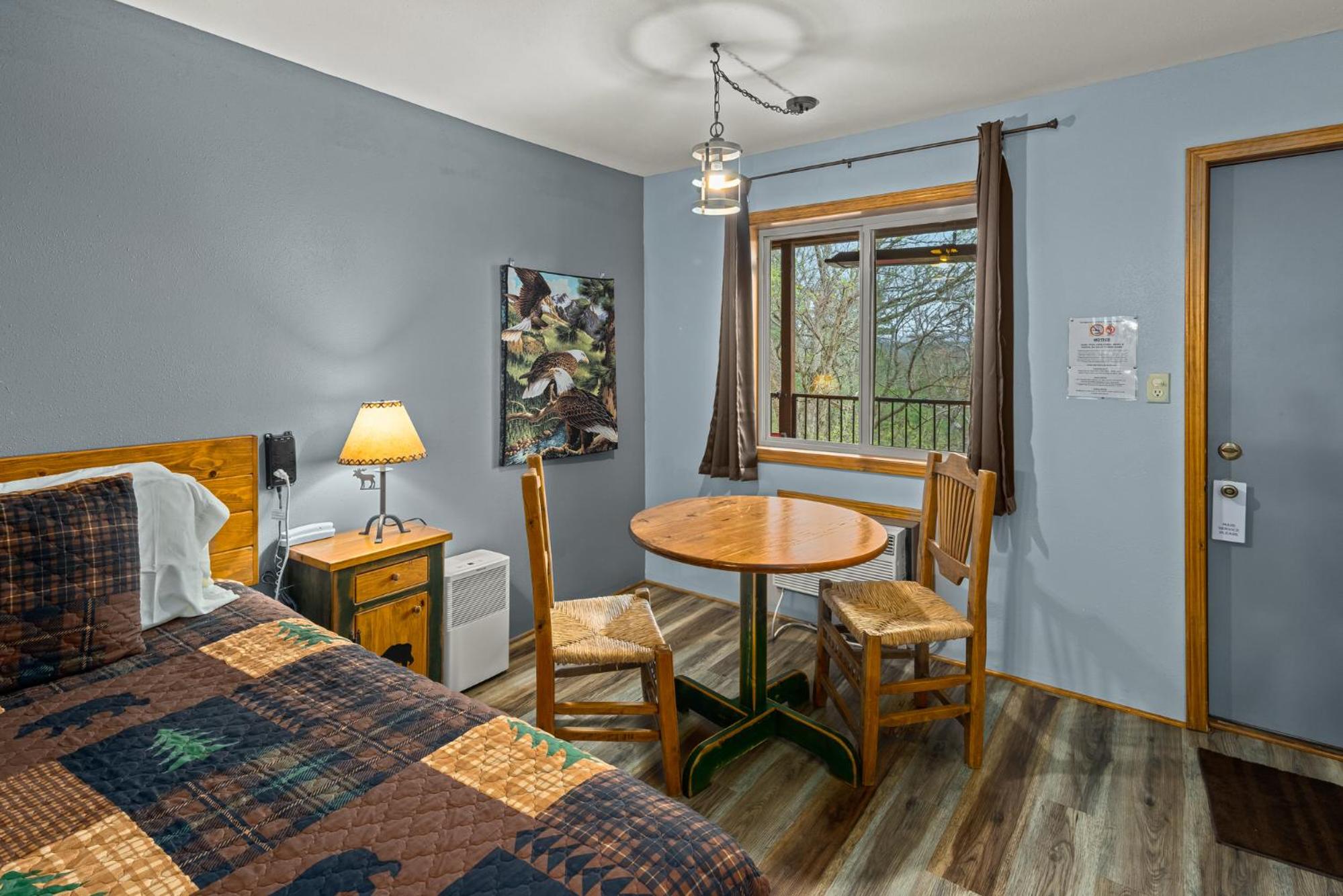 Deluxe King Room photo 3