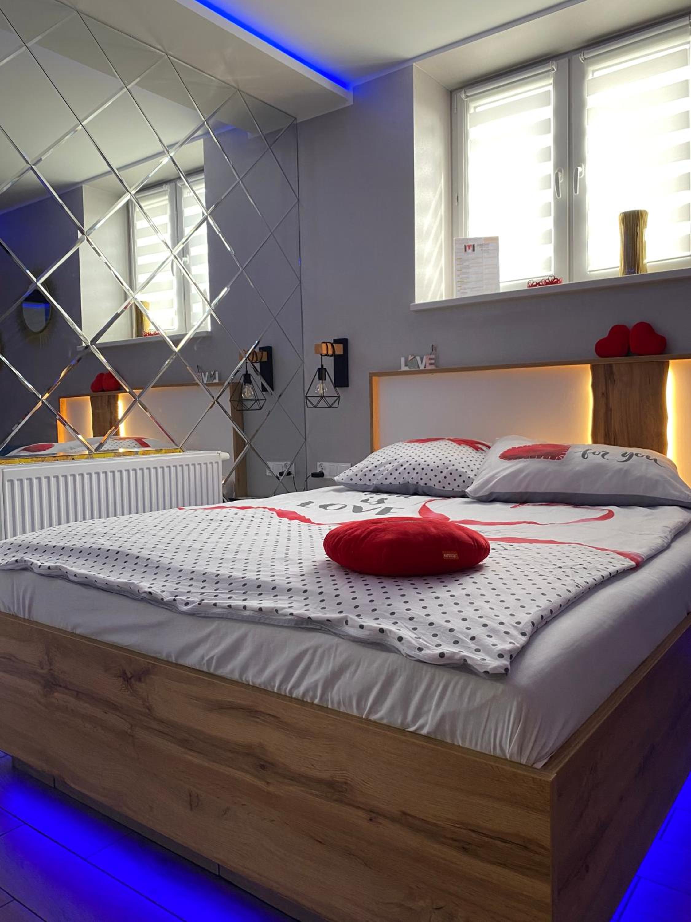 One-Bedroom Apartment - Photo 9