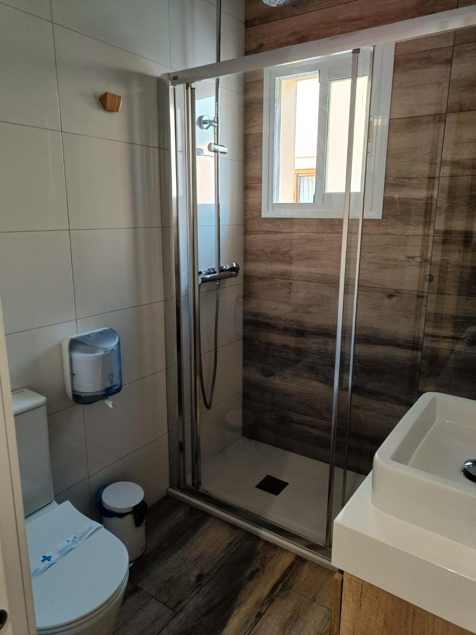 Double Room - Photo 29