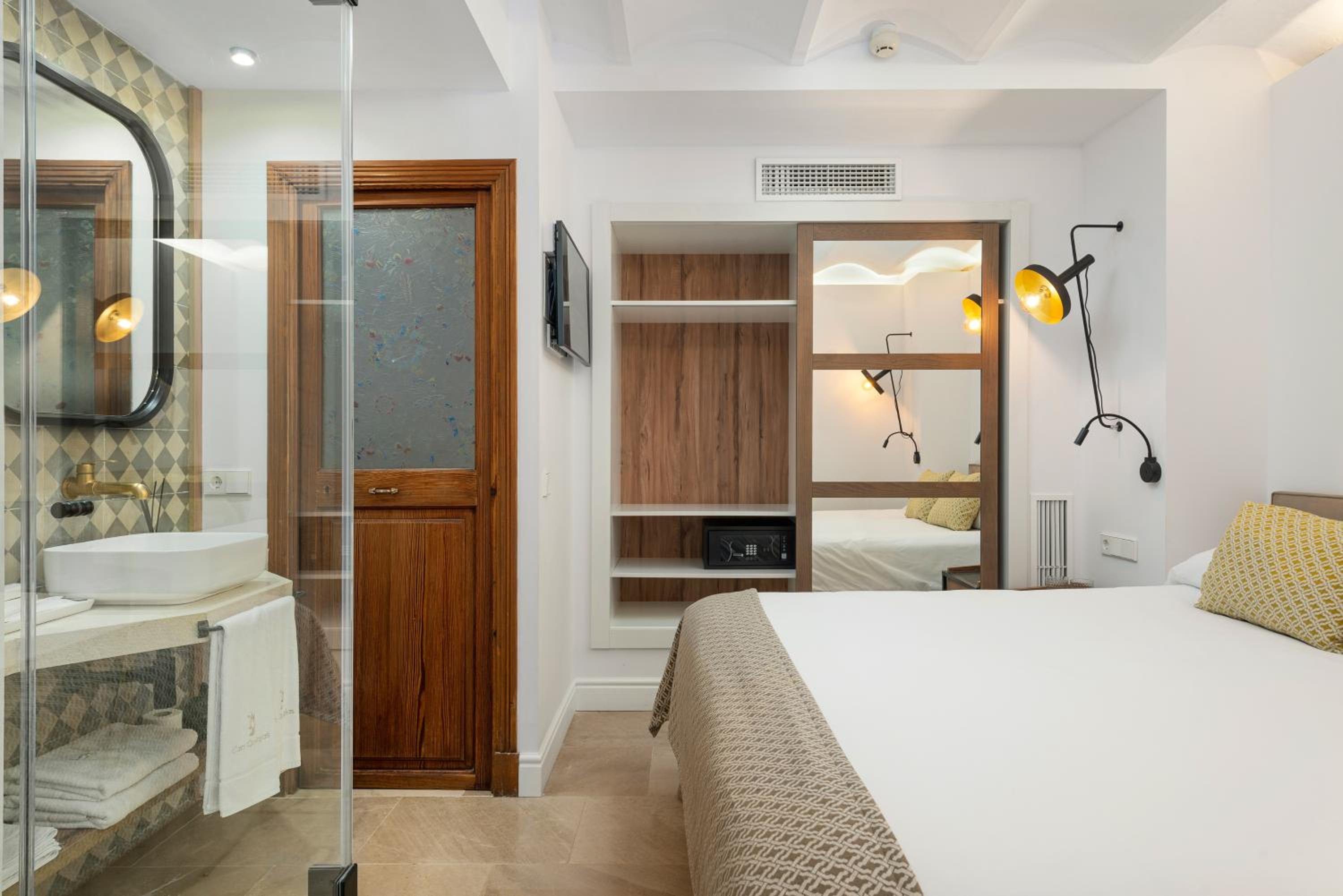 Deluxe Double Room with Pool View