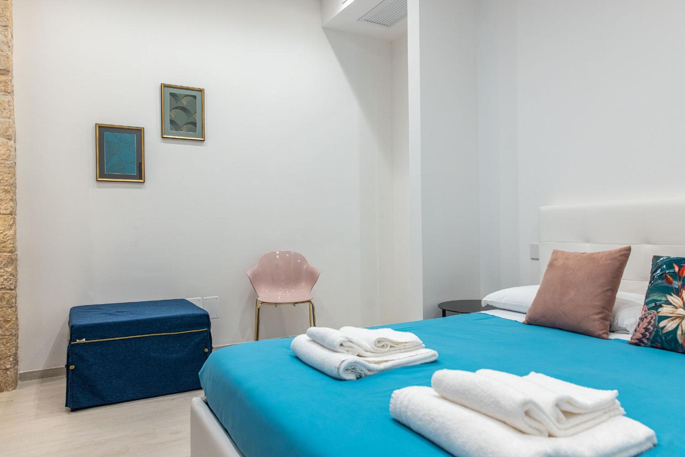 Double Room - Photo 10