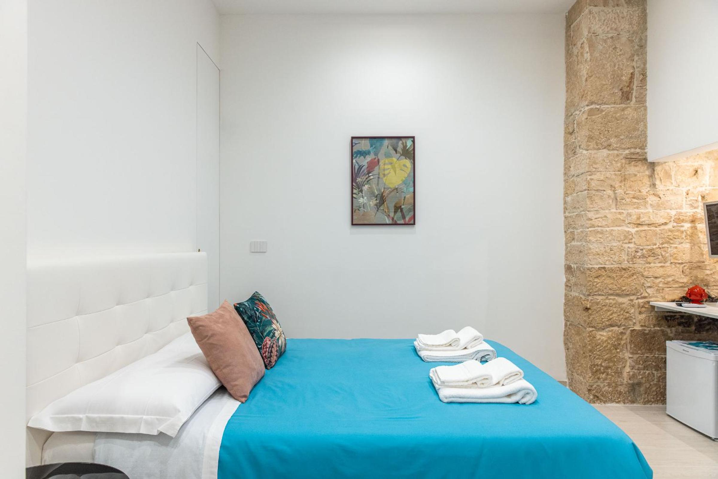 Double Room - Photo 15