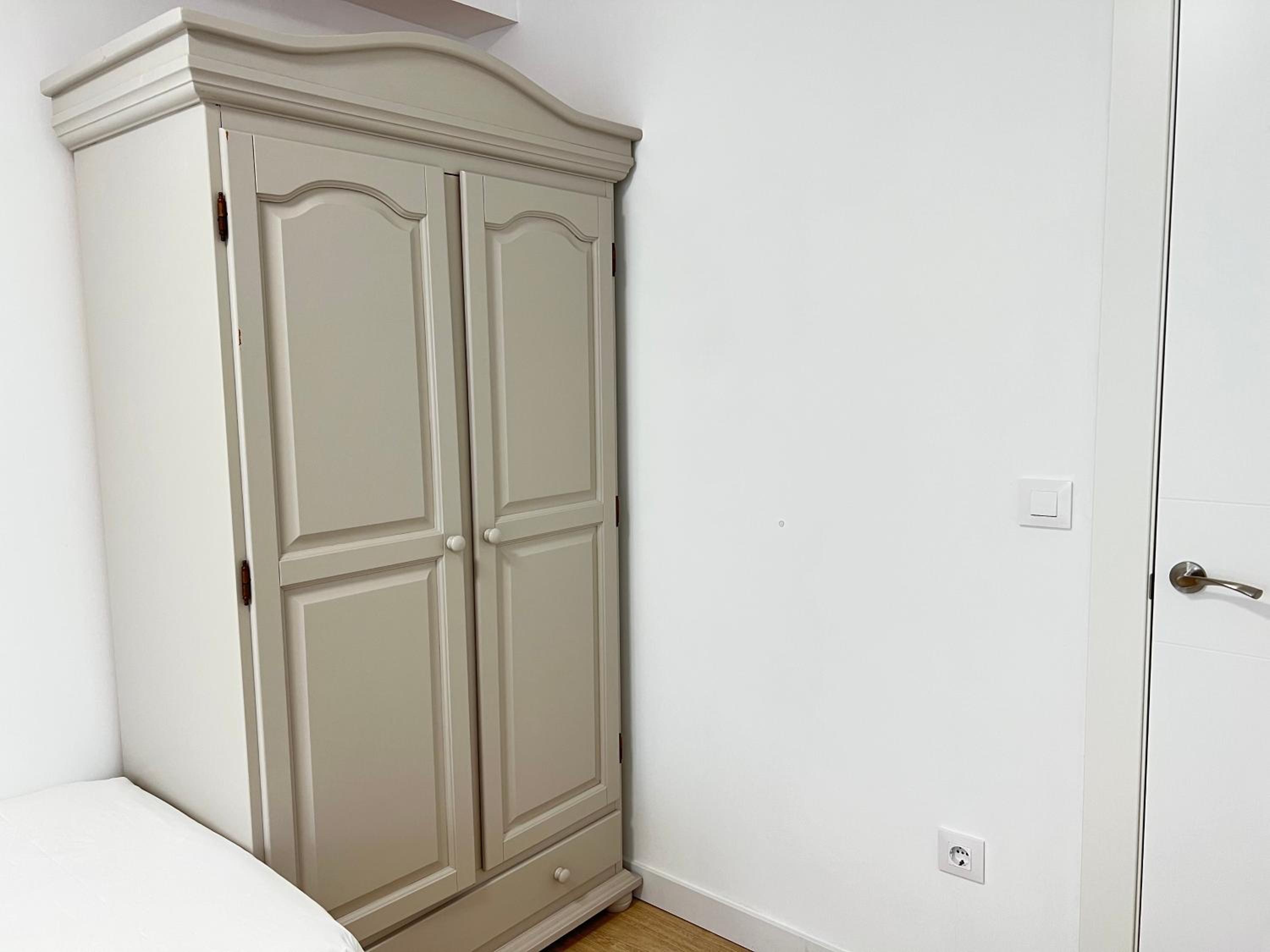 Three-Bedroom Apartment photo 2