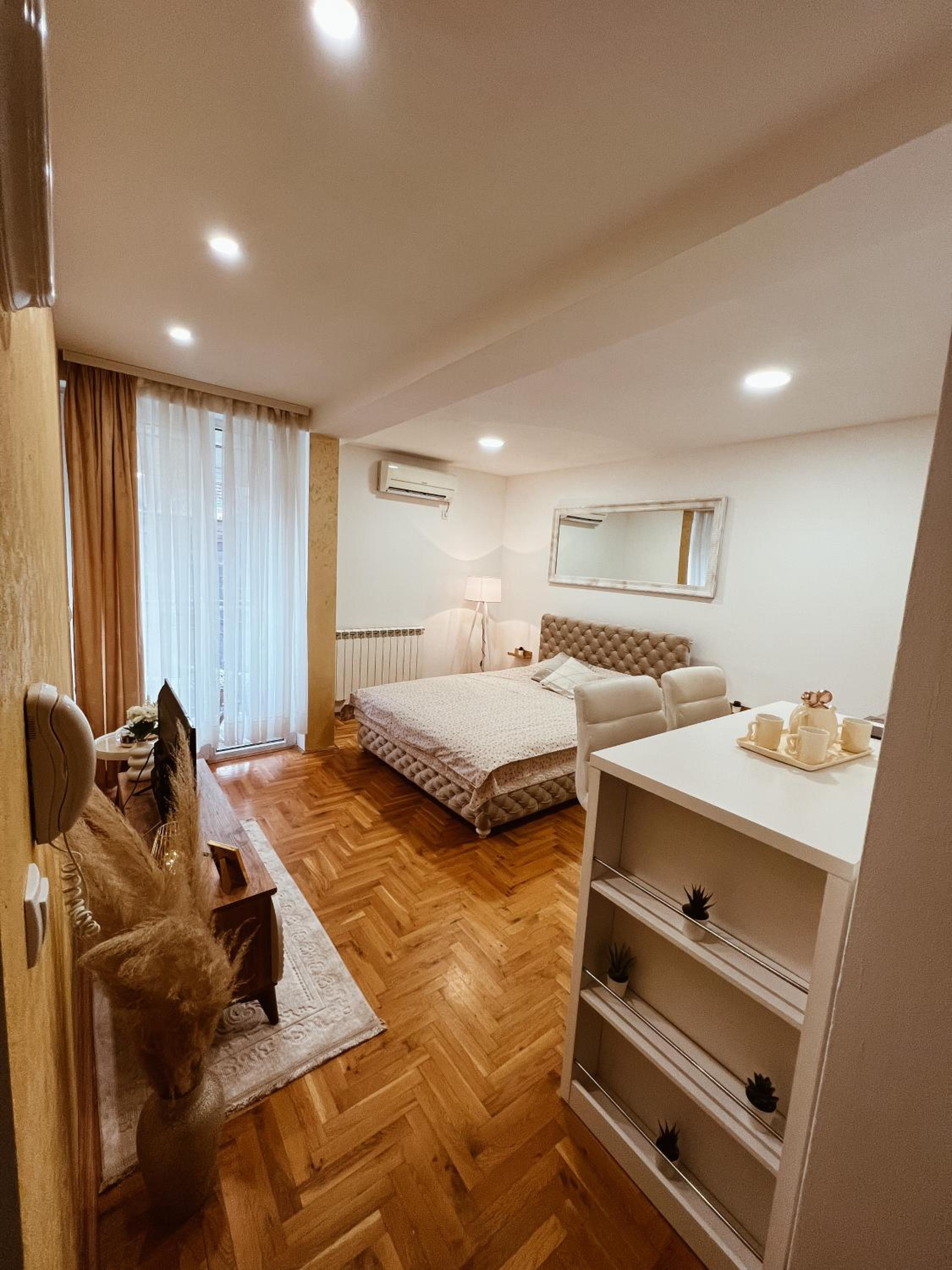 Studio Apartment photo 1