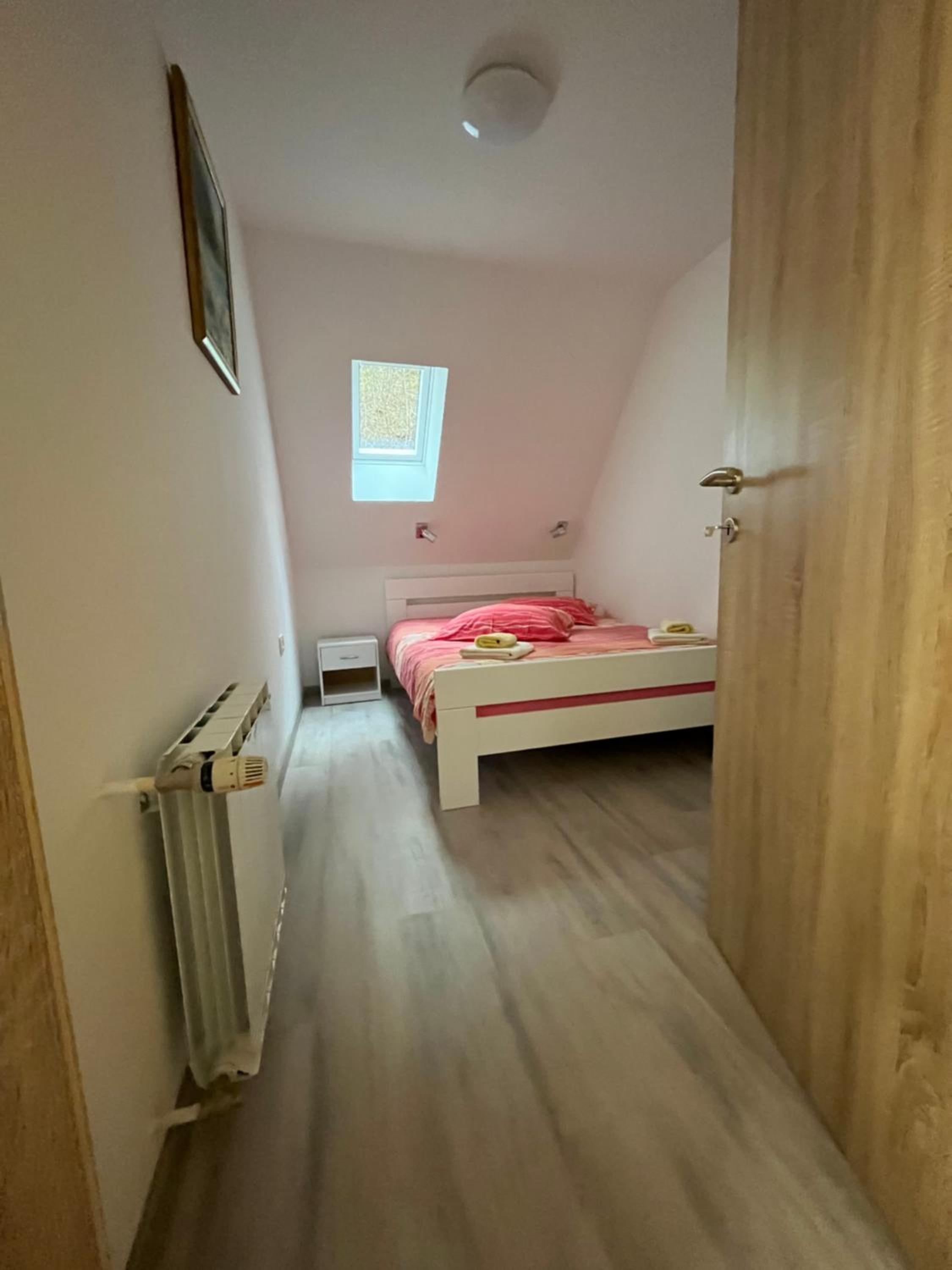 Apartment with Mountain View - Photo 6