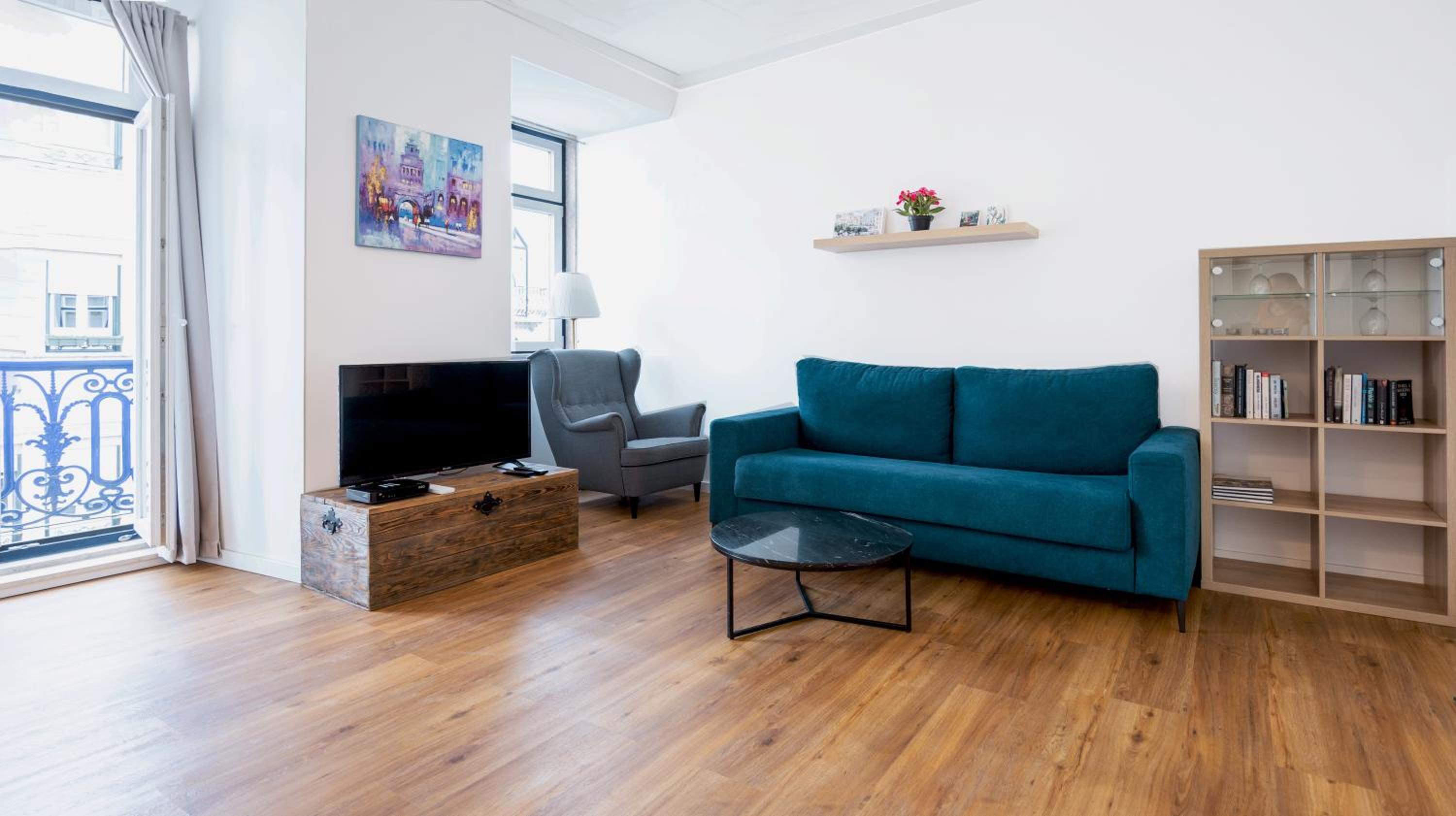 Three-Bedroom Apartment - Photo 10