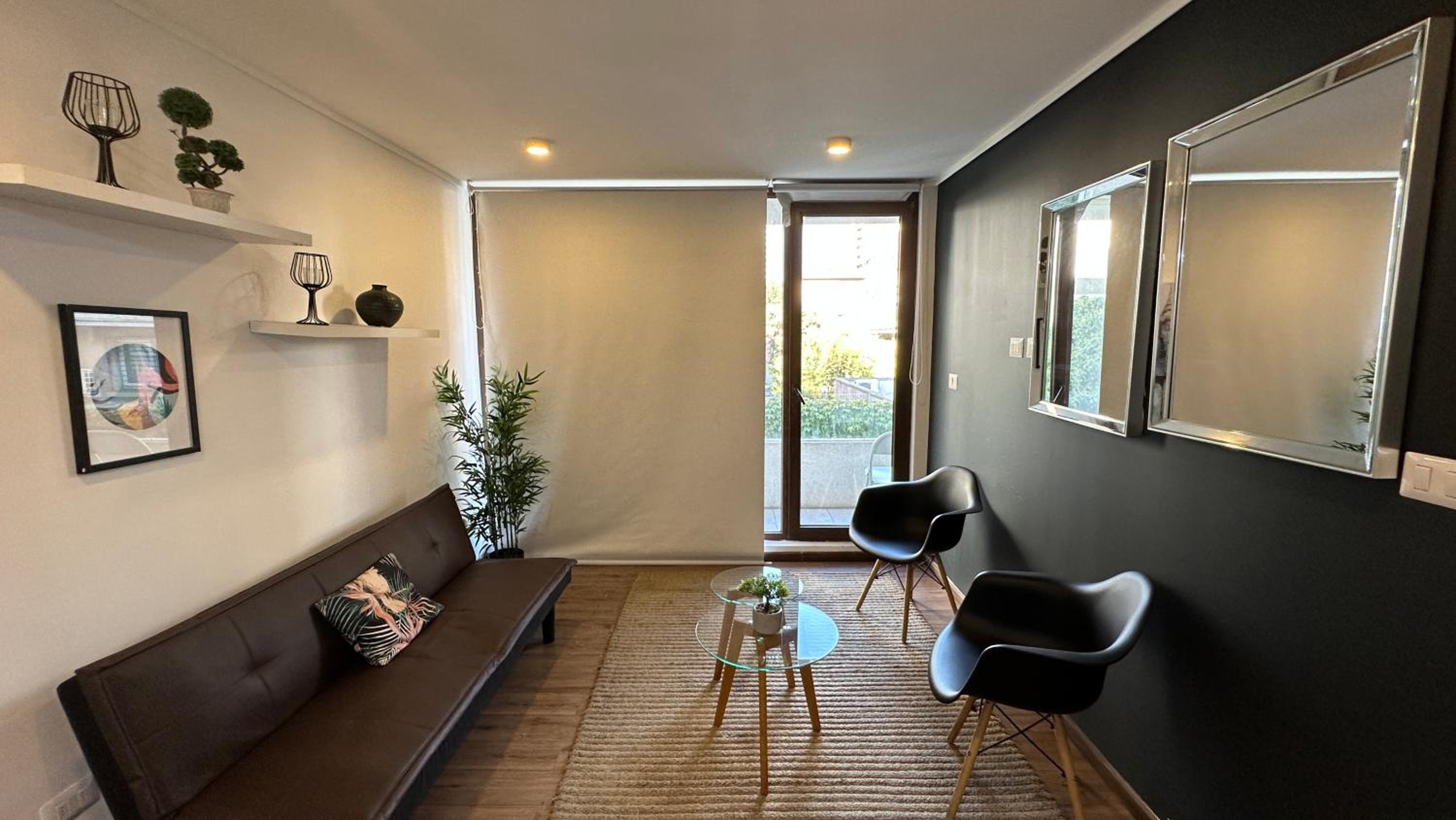 Apartment with Balcony photo 2