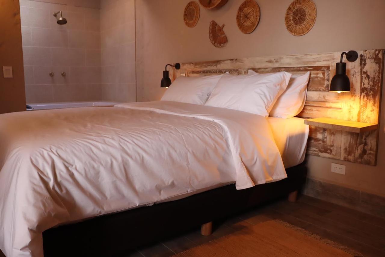 Deluxe Suite with Spa Bath photo 2
