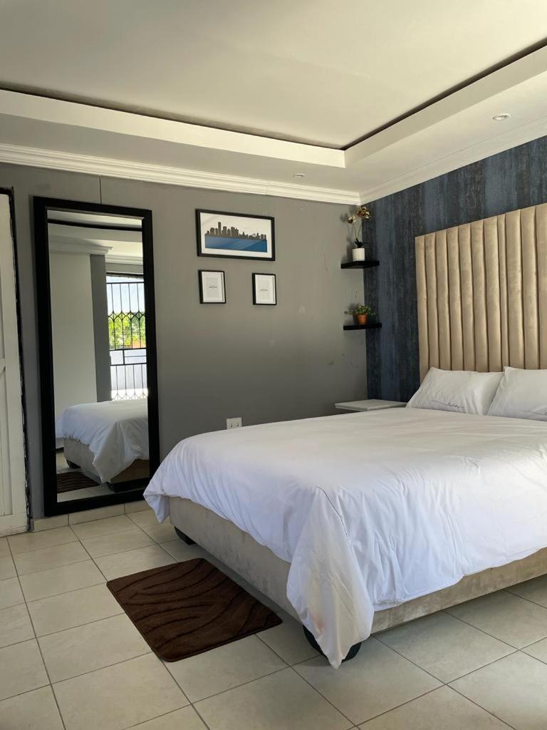 Deluxe Queen Room photo 1