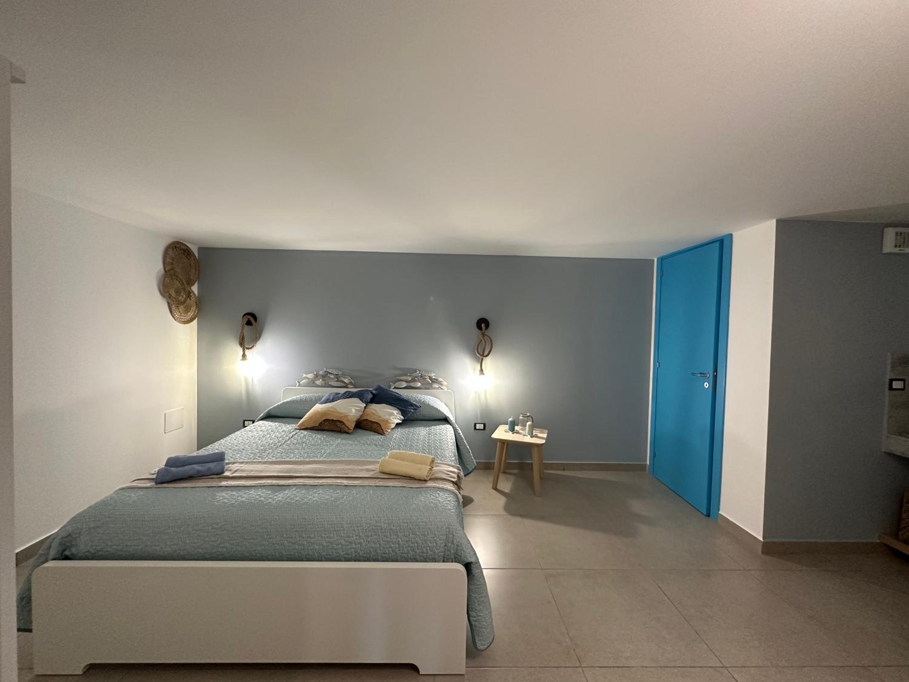 One-Bedroom House photo 1