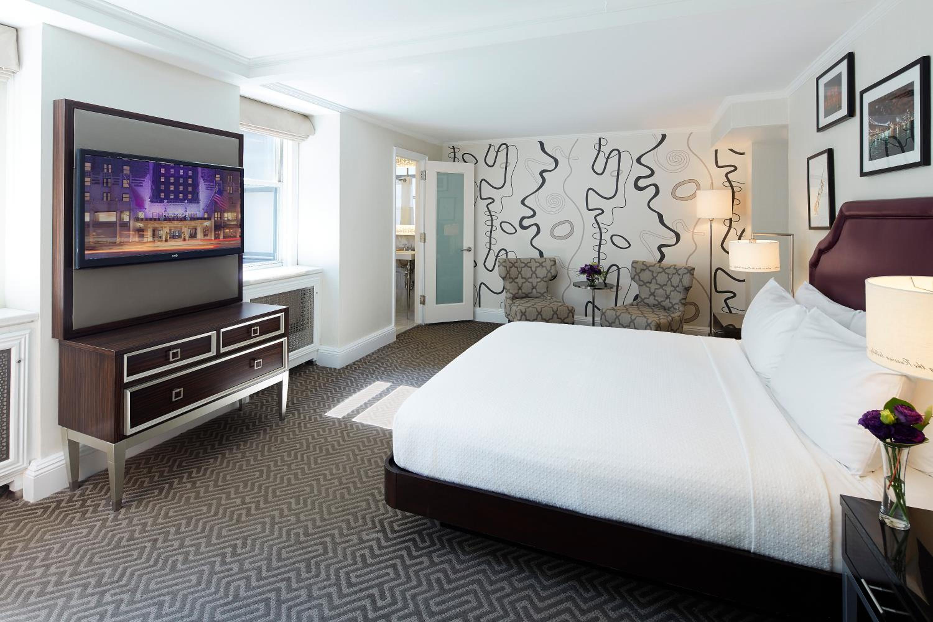 Studio, Larger Guest room, 1 King