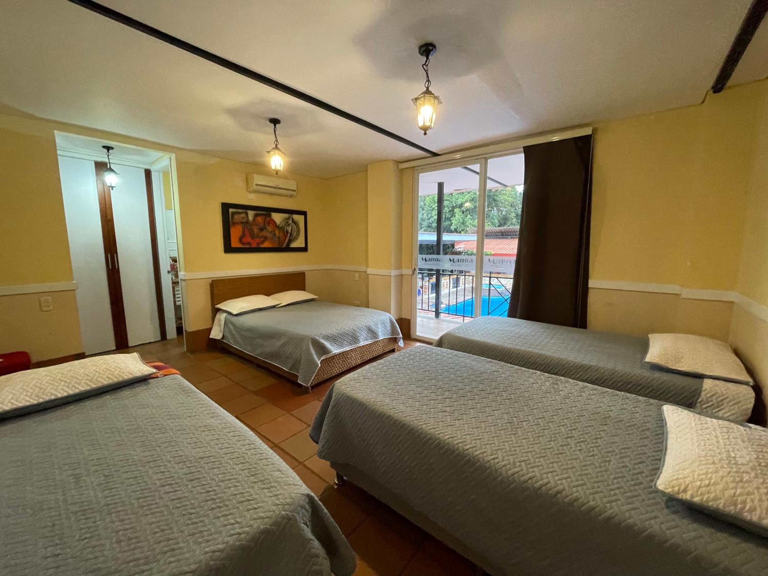Deluxe Family Room