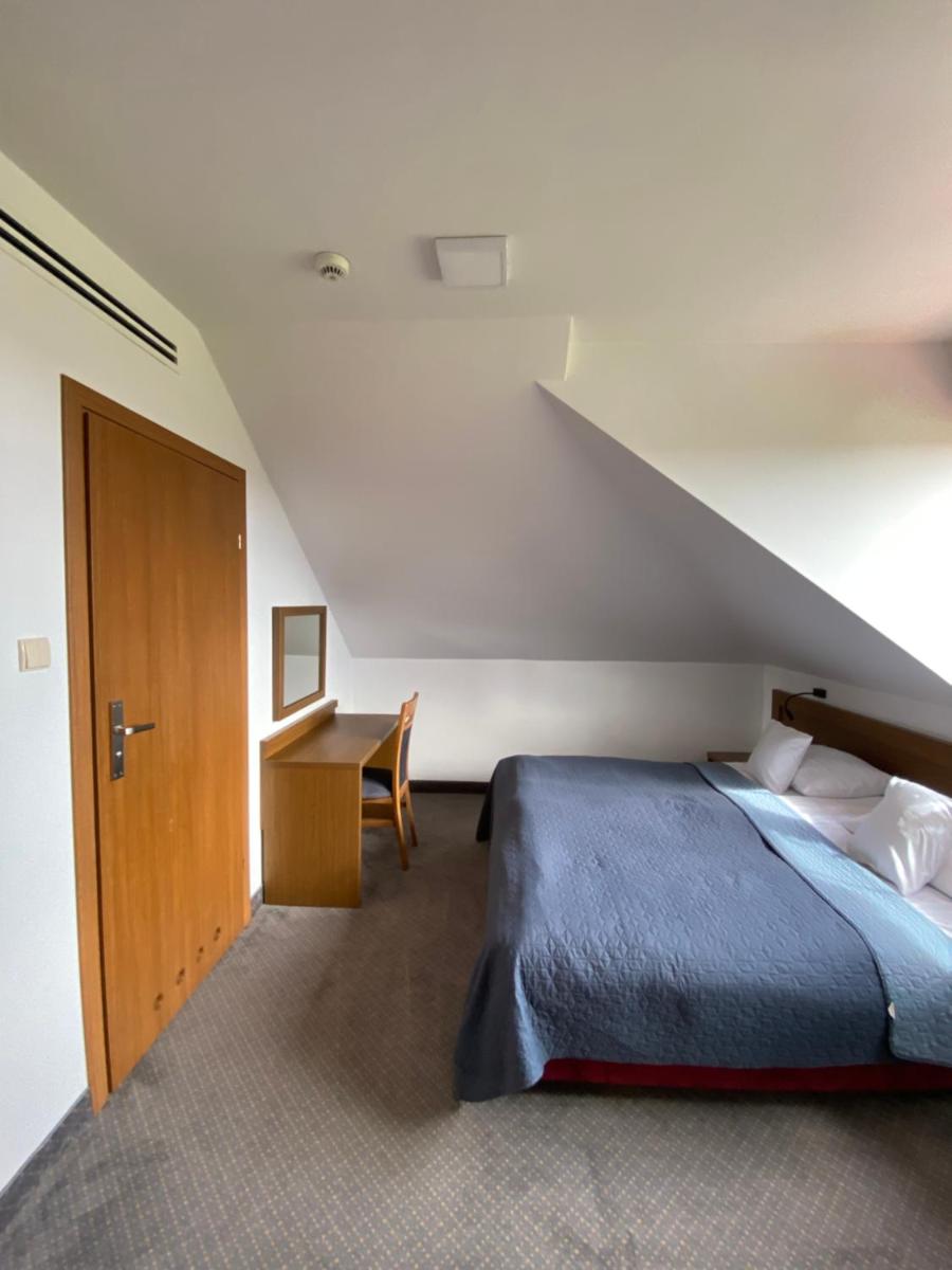 One-Bedroom Apartment - Photo 1