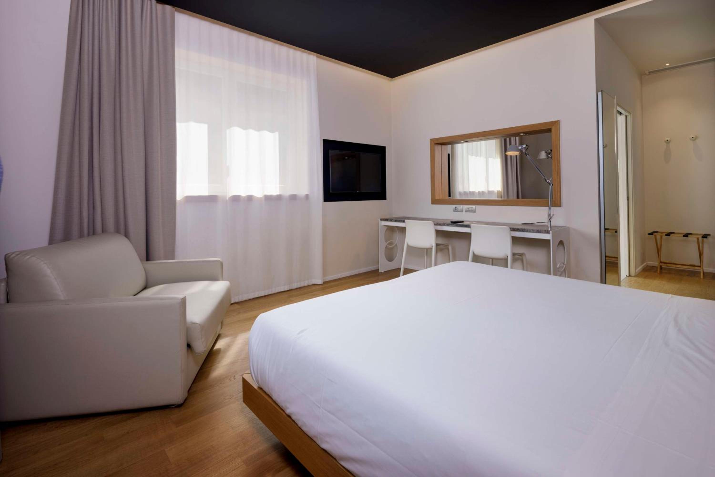 Superior Queen Room - Photo 16