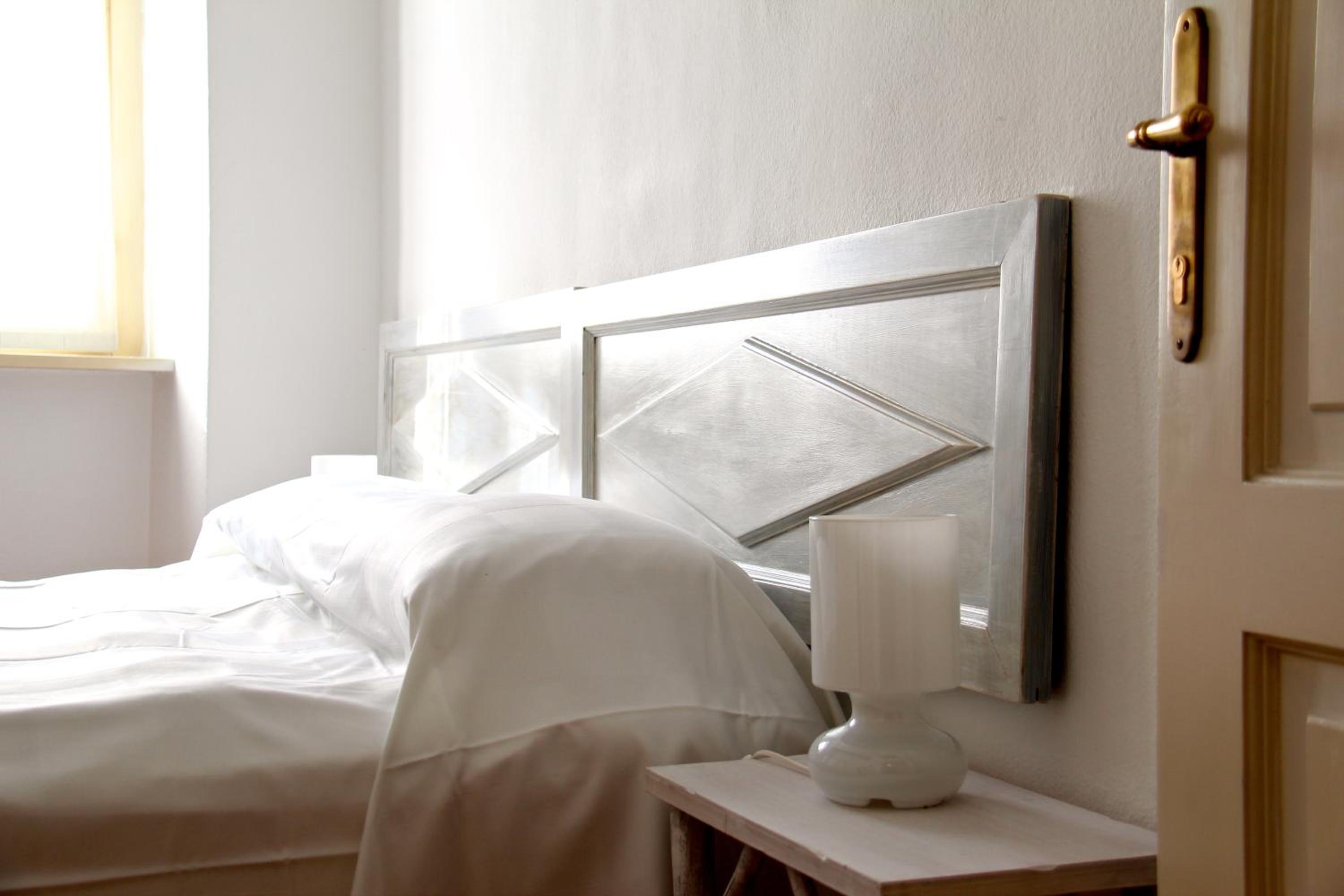 Double Room - Photo 7