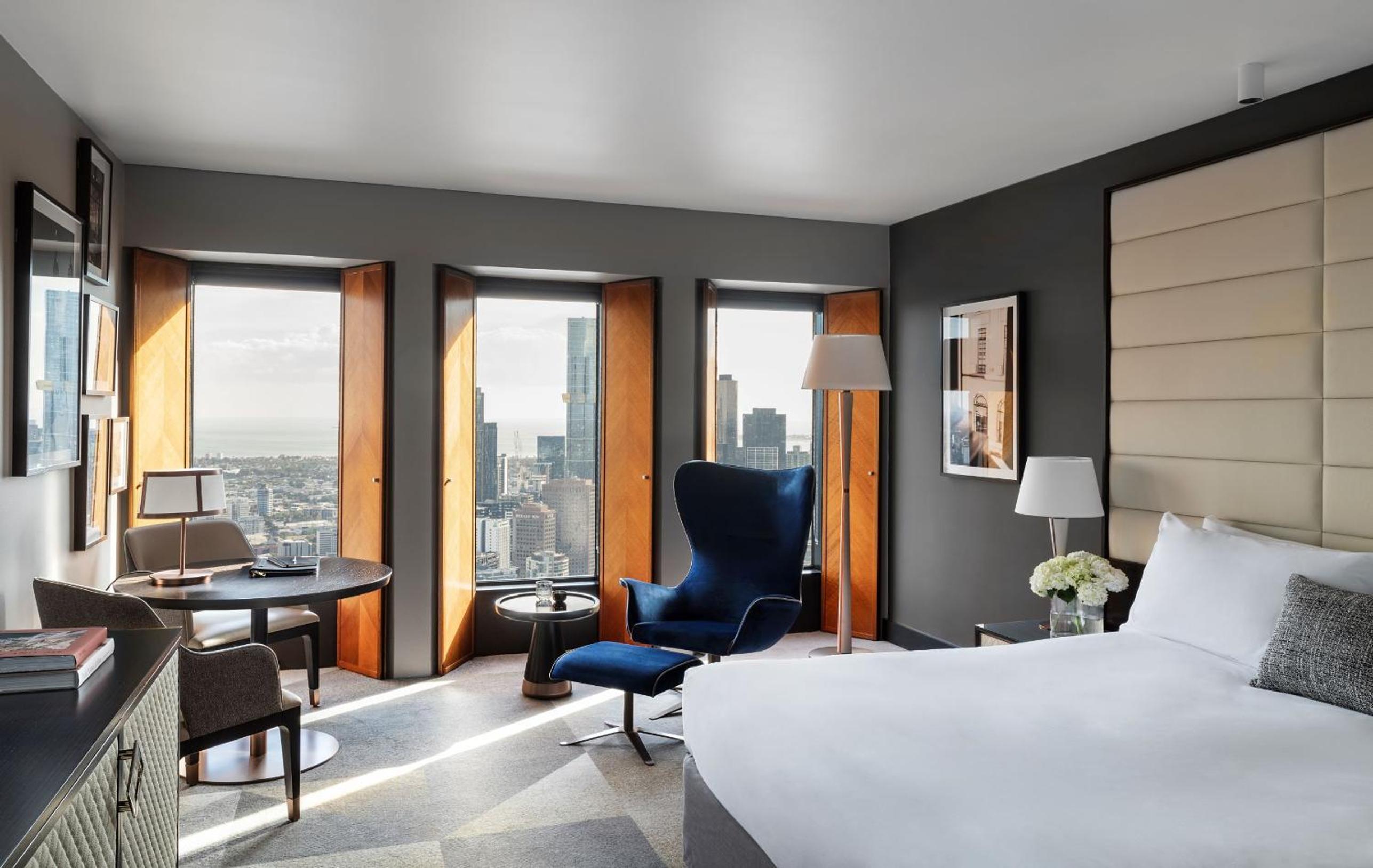 Superior King Room with Bay and River View