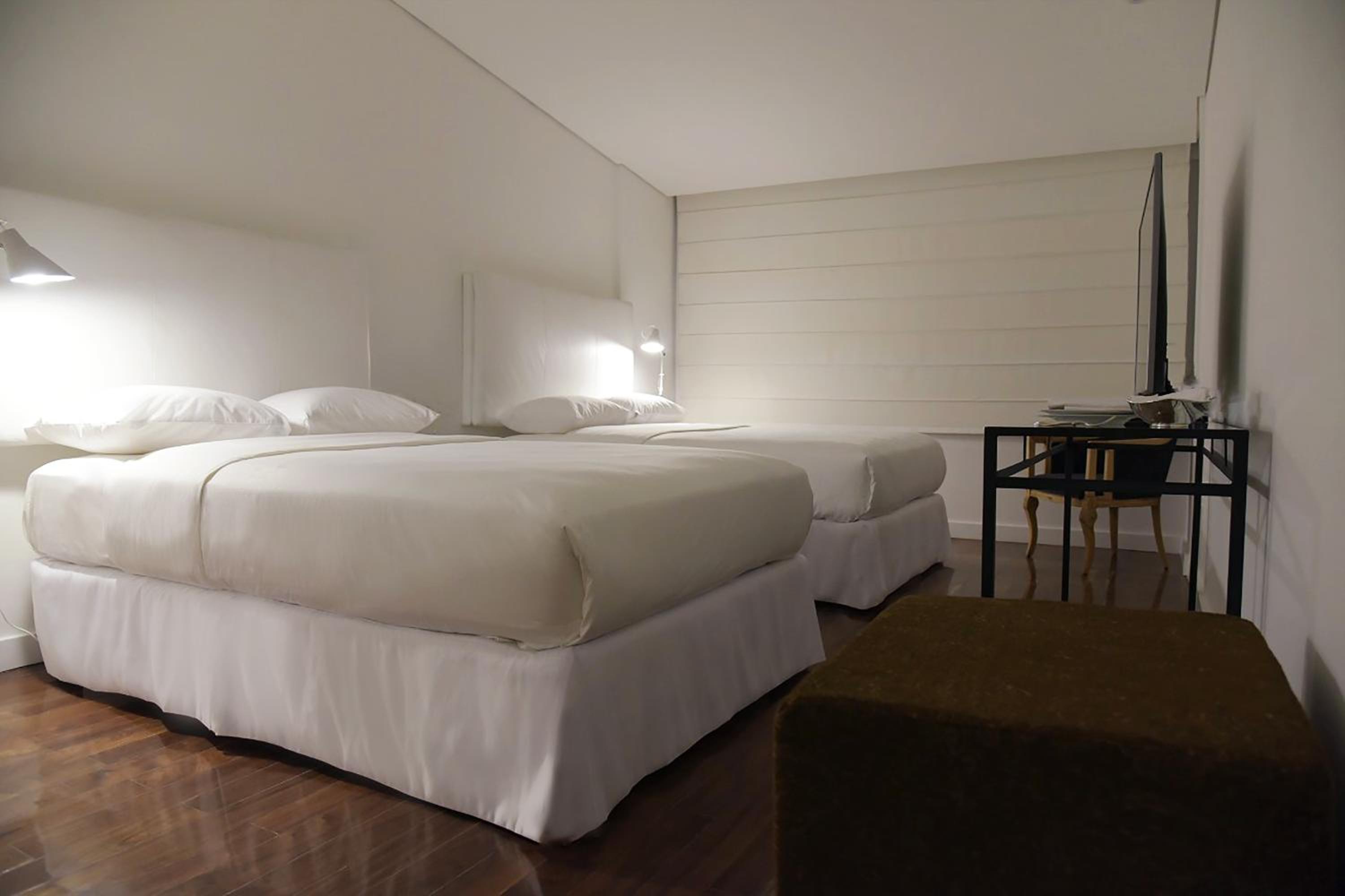 Deluxe Double Room with Two Double Beds photo 3