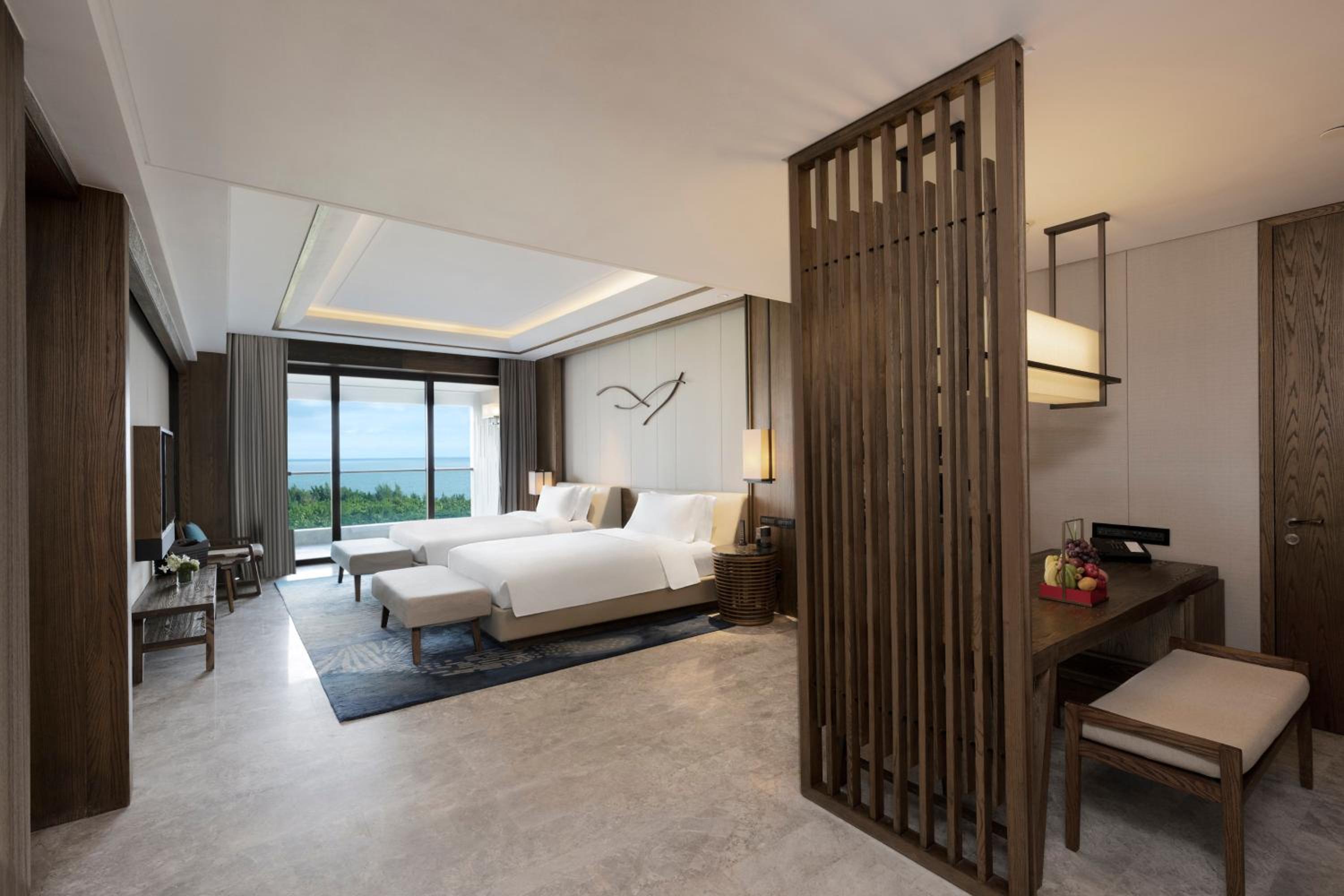Classic Queen Room with Two Queen Beds and Sea View