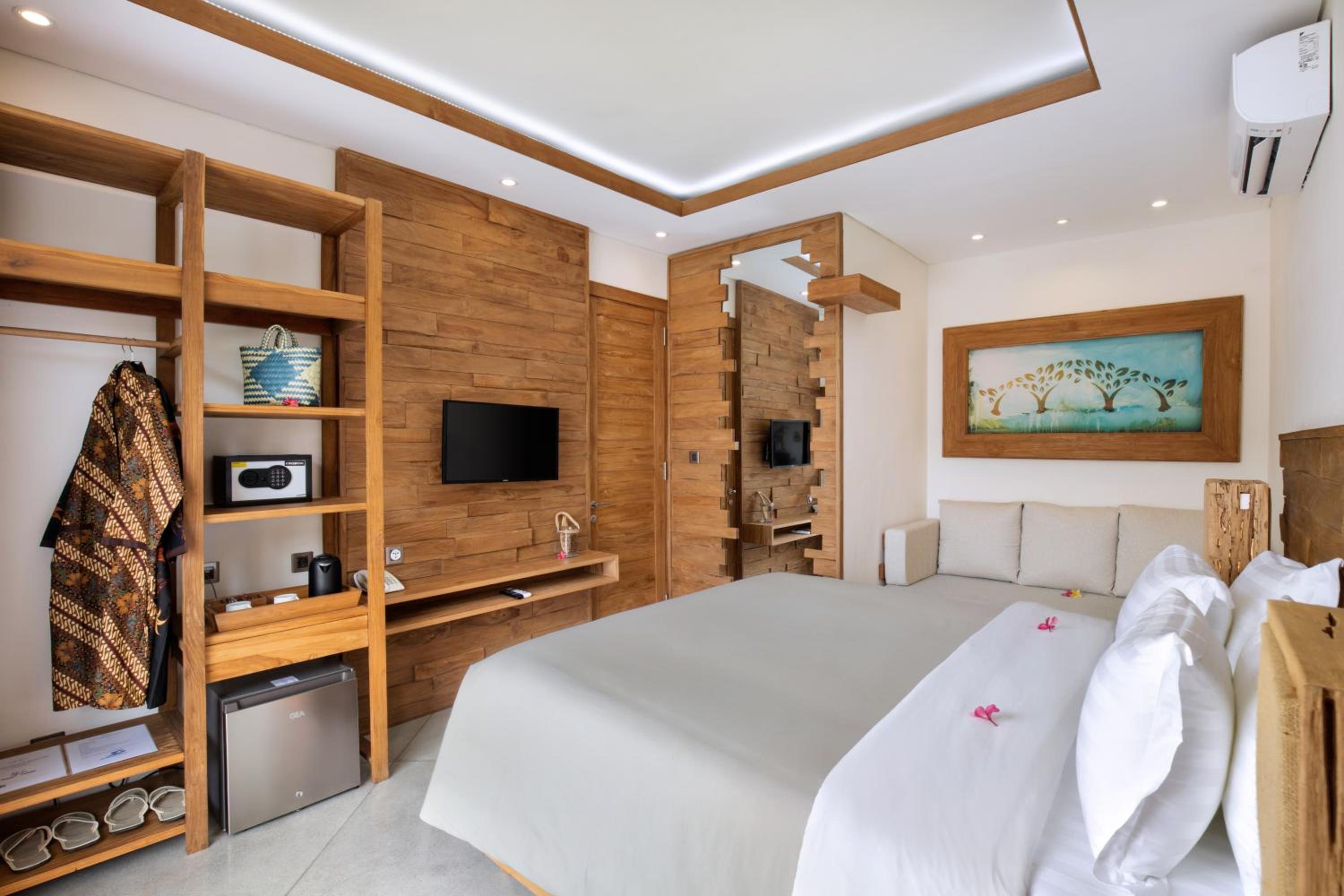 Deluxe Queen Room