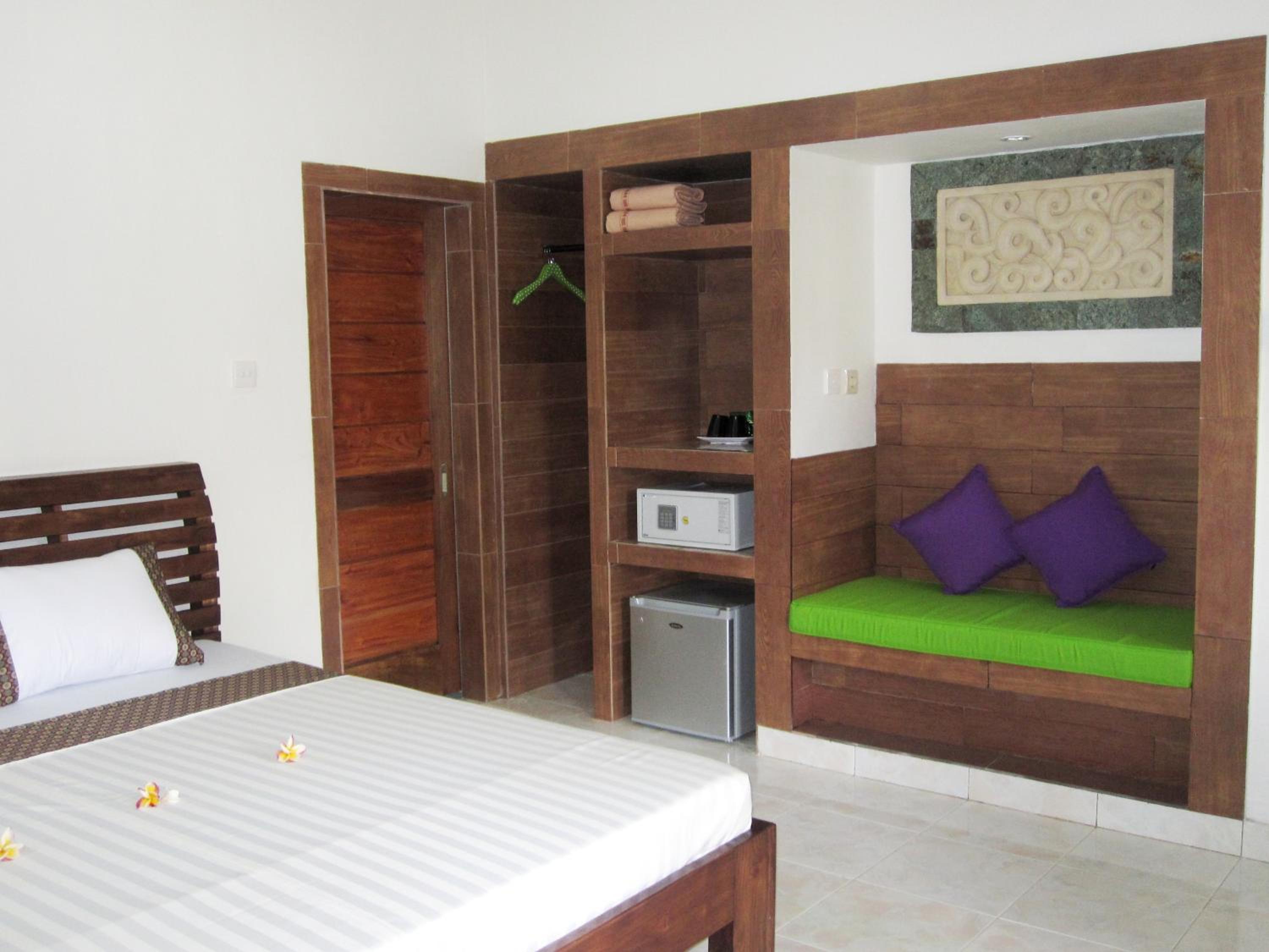 One-Bedroom Double Bungalow with Garden View