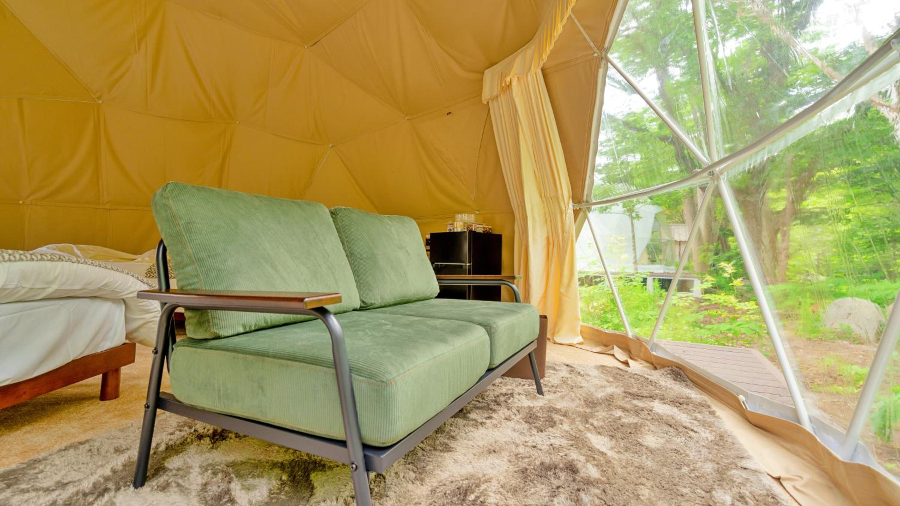 Center Glamping Dome photo 1