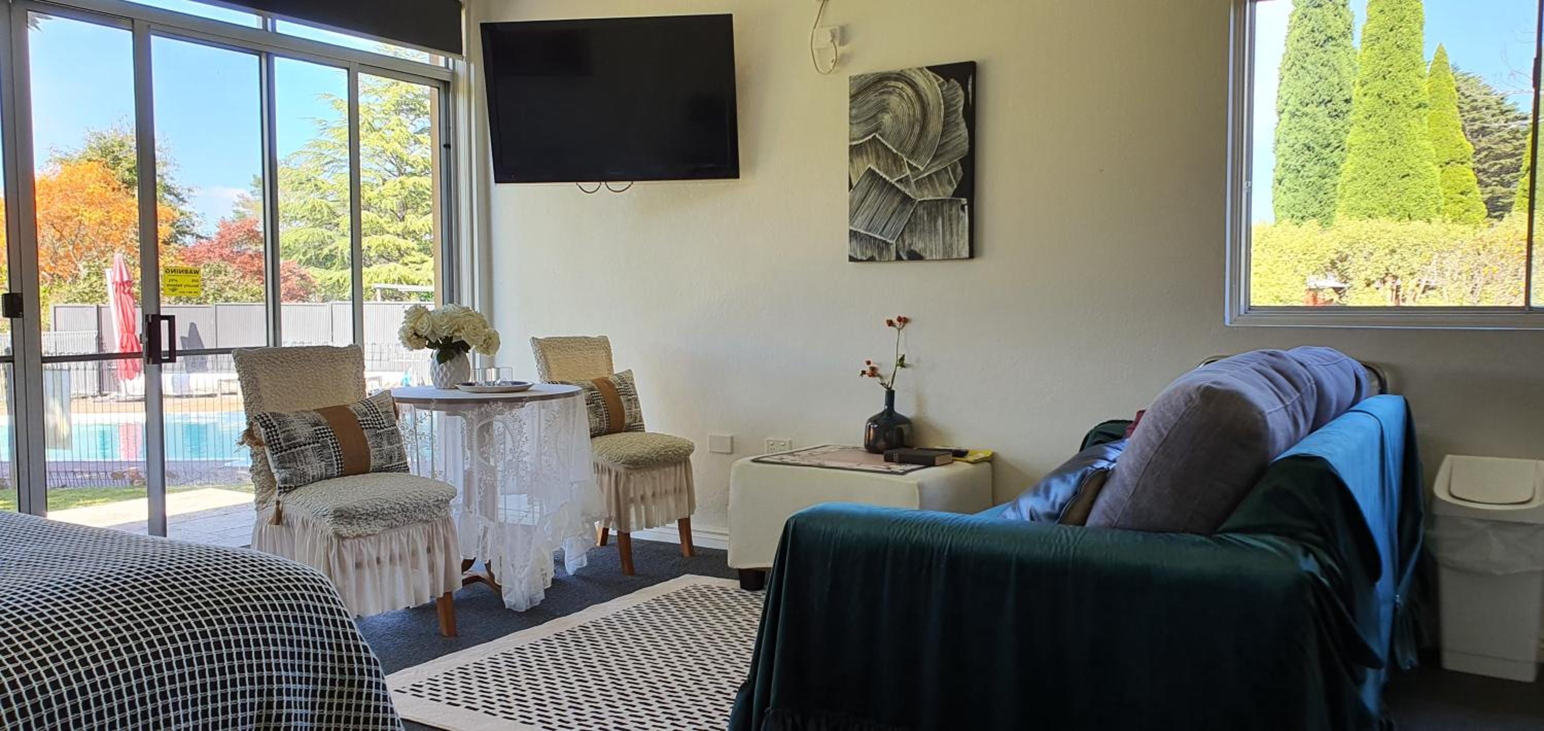 Executive Suite - Photo 1