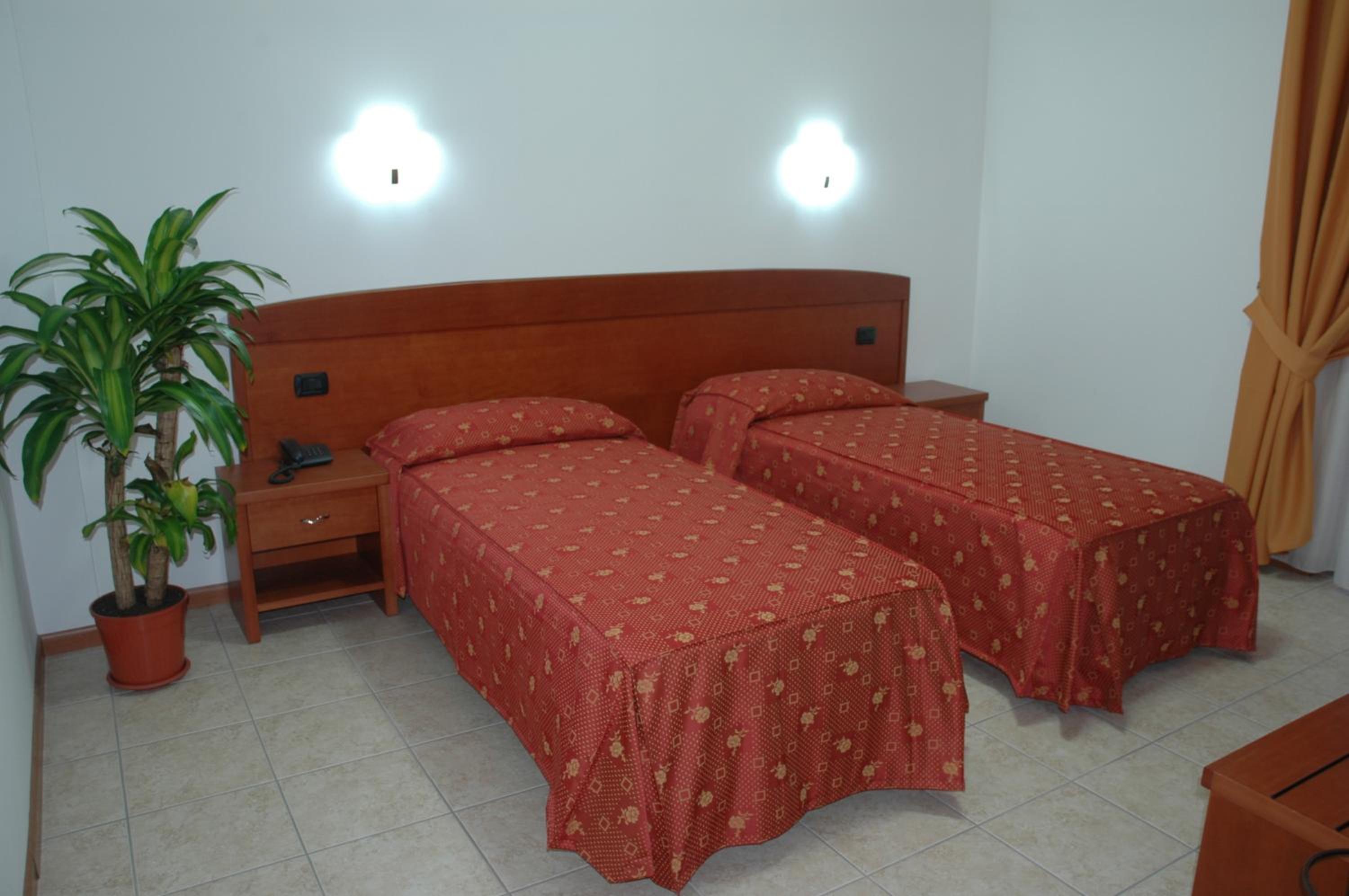 Double Or Twin Room photo 3
