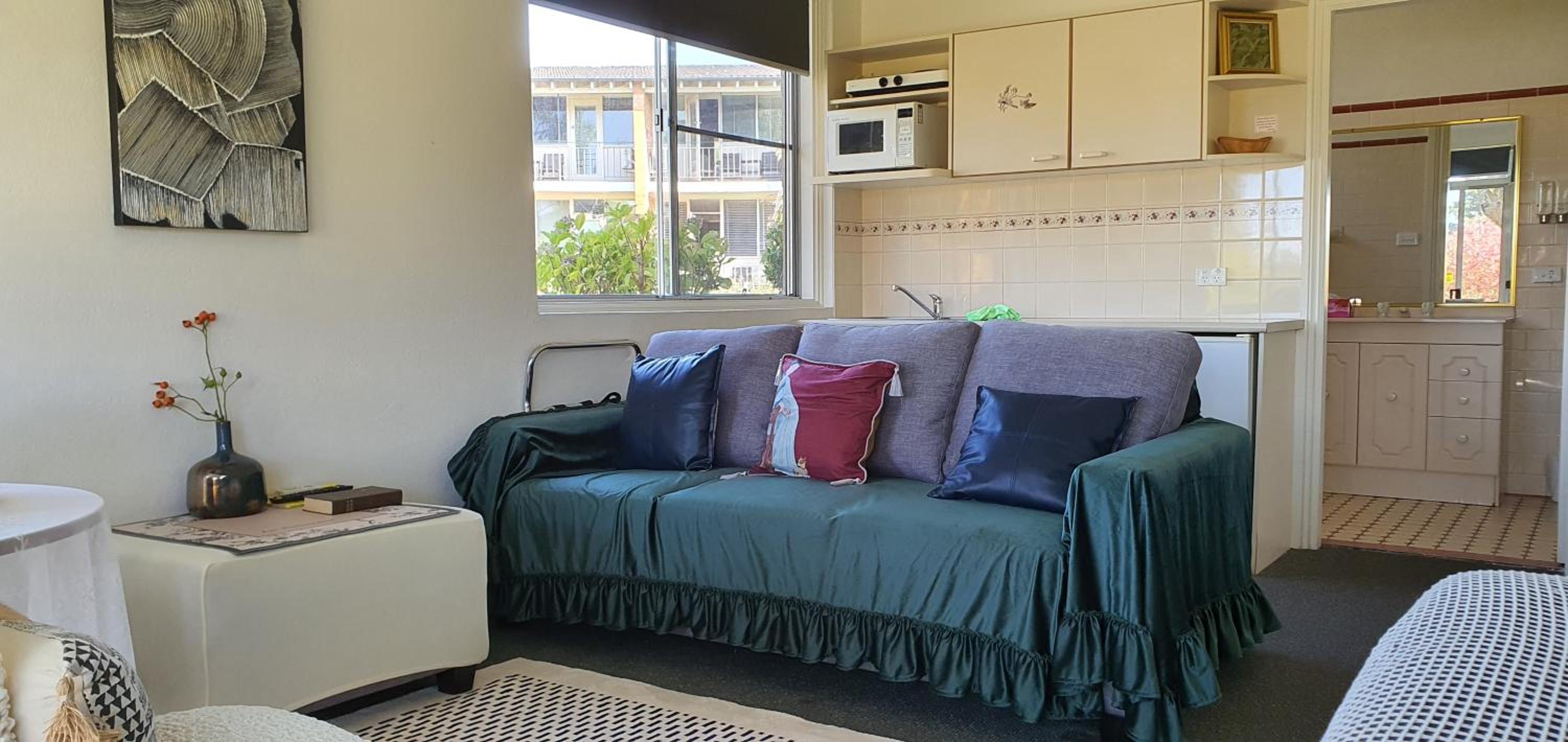Executive Suite - Photo 2