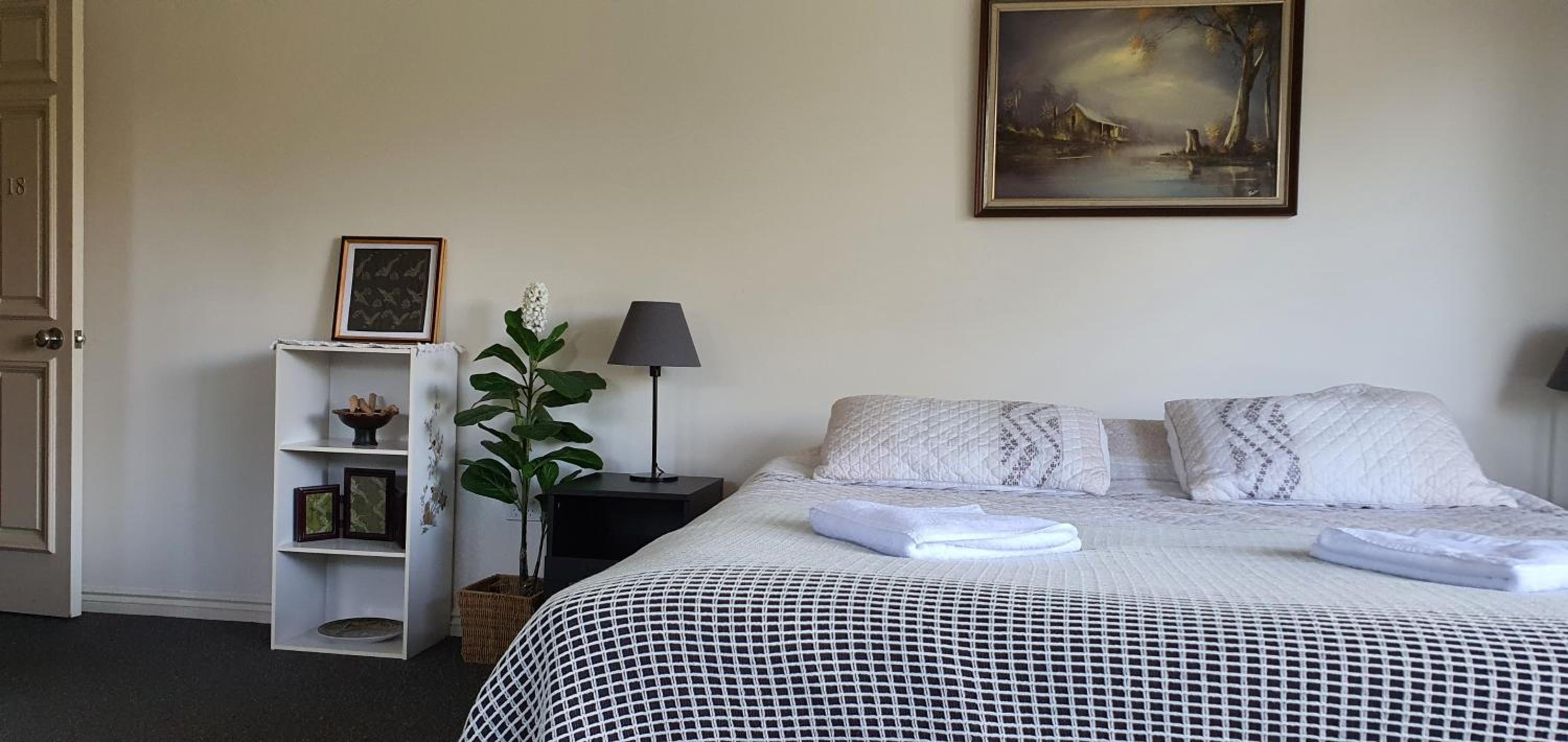 Executive Suite - Photo 3