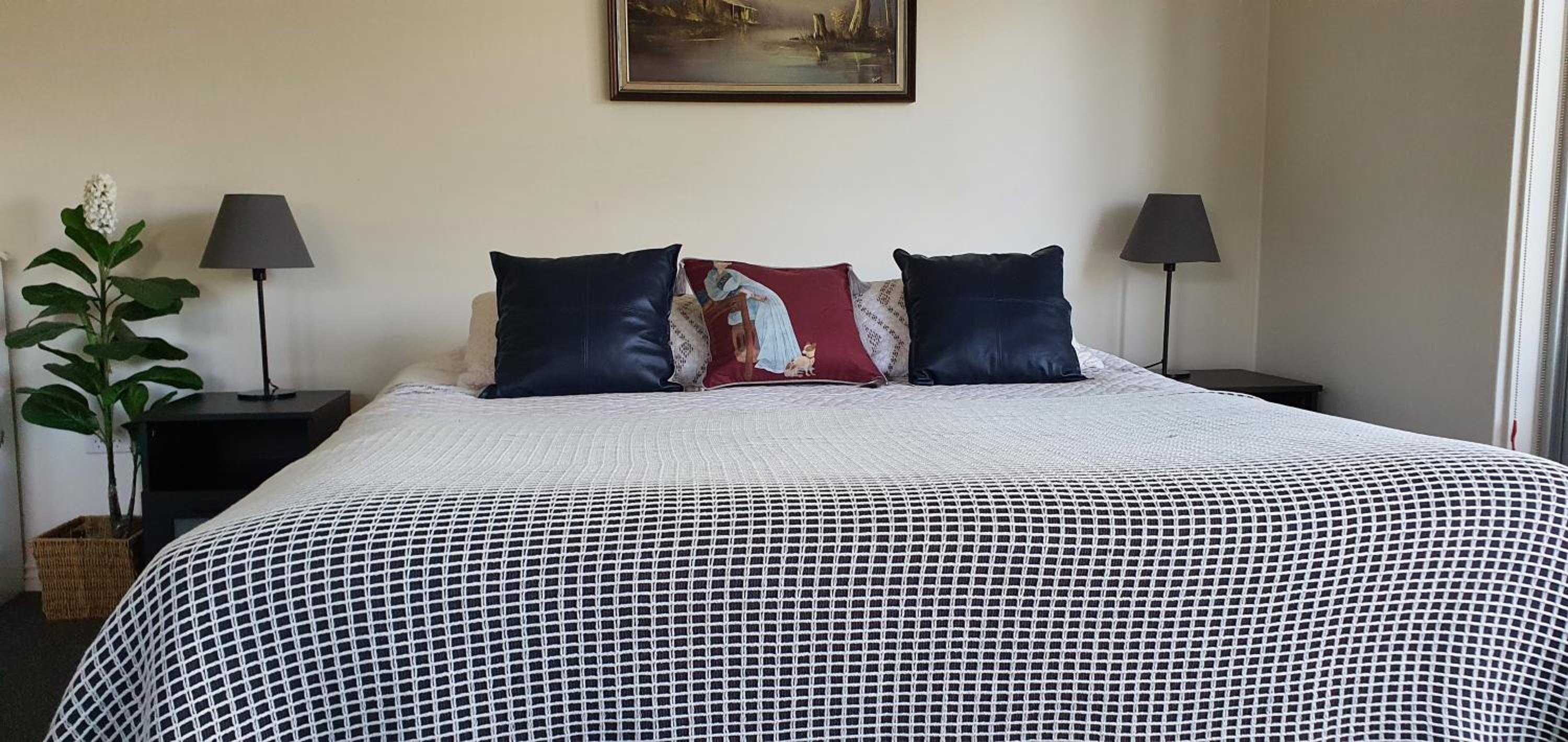 Executive Suite - Photo 6