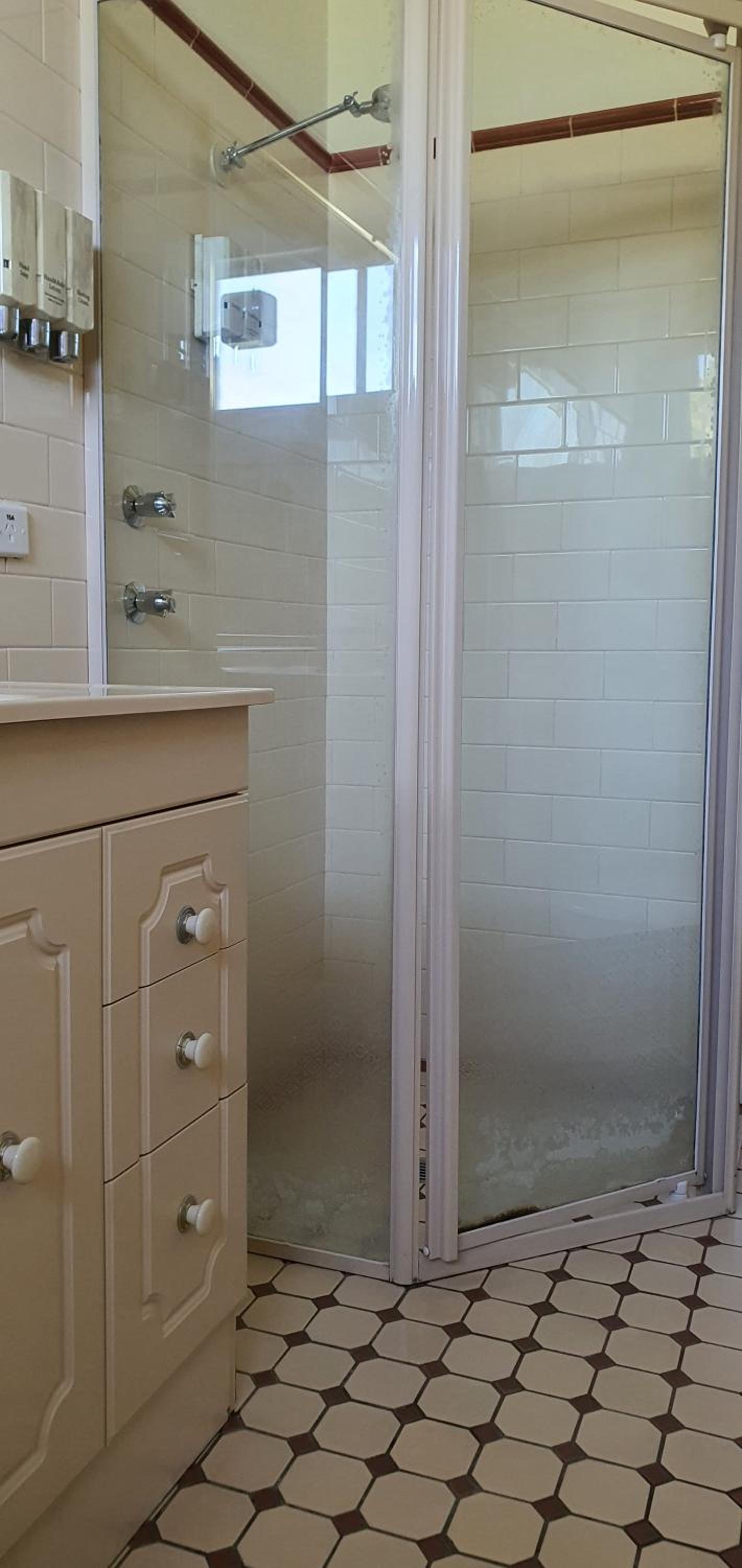 Executive Suite - Photo 9