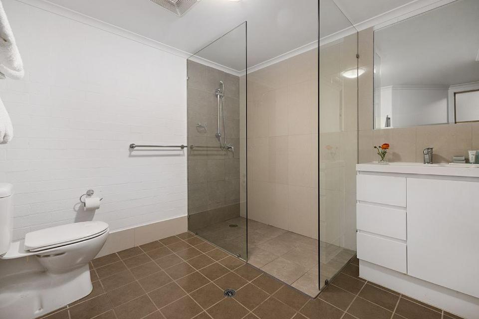 One-Bedroom Apartment - Photo 3