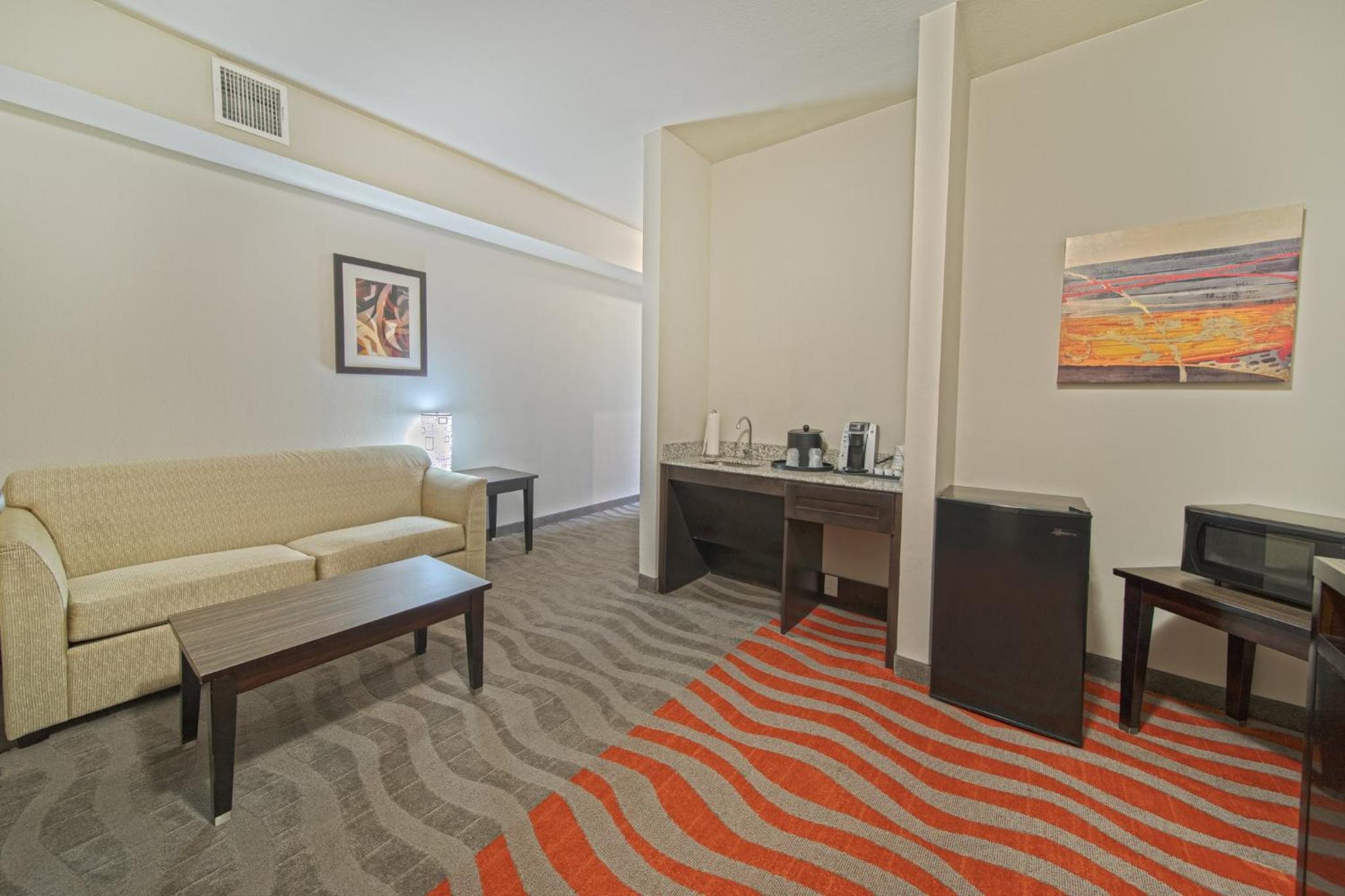 King Suite - Communication Accessible - Photo 7