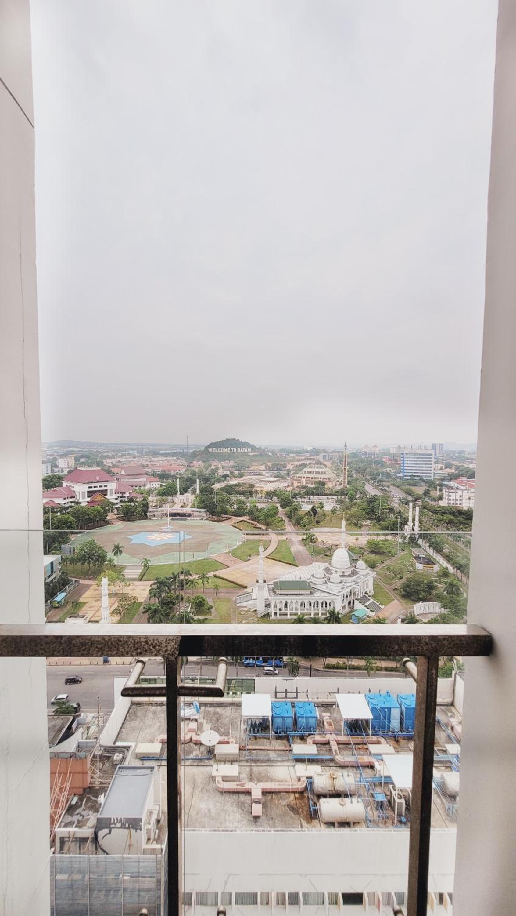 Apartment with Terrace - Photo 2