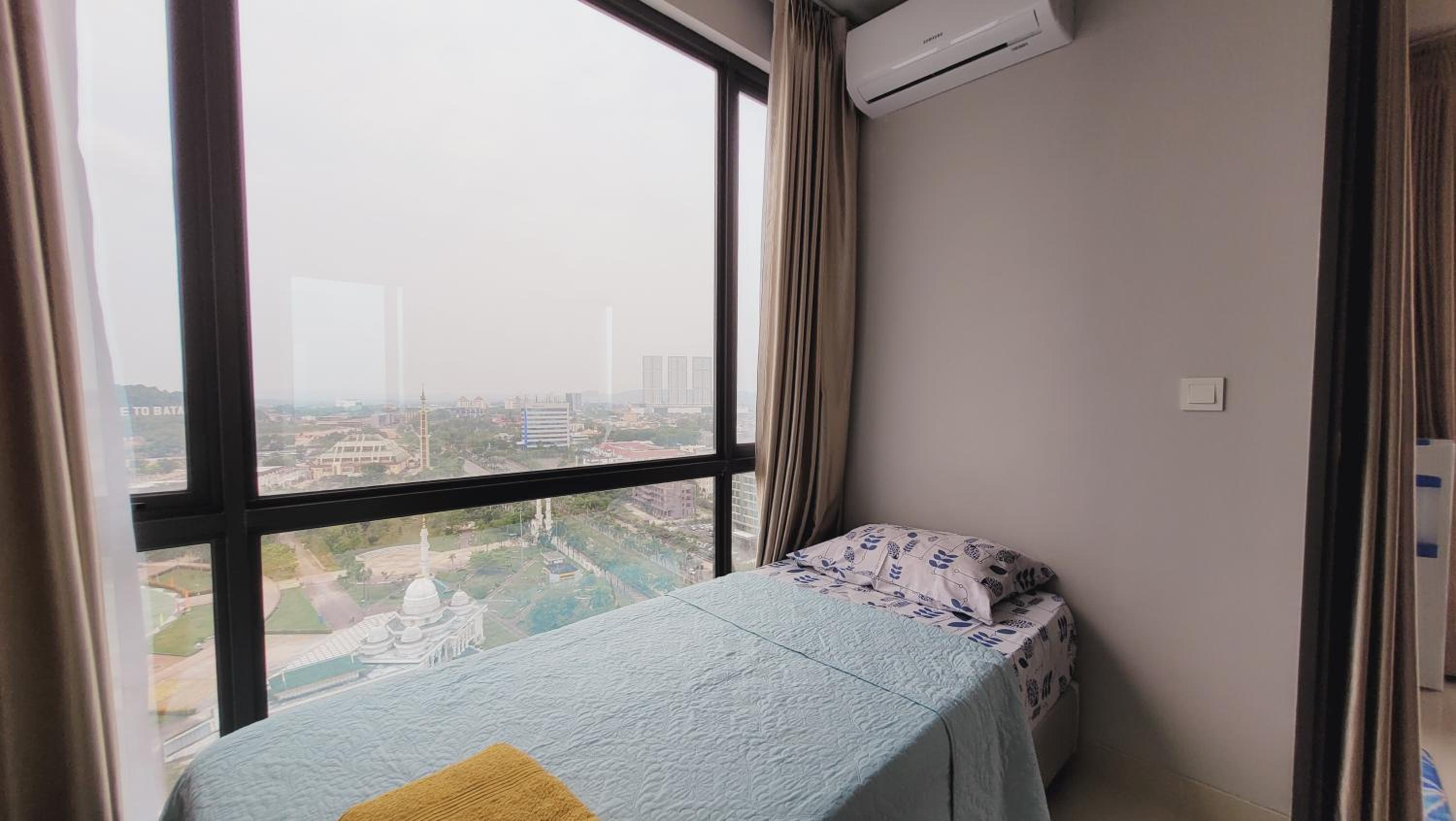 Apartment with Terrace - Photo 10