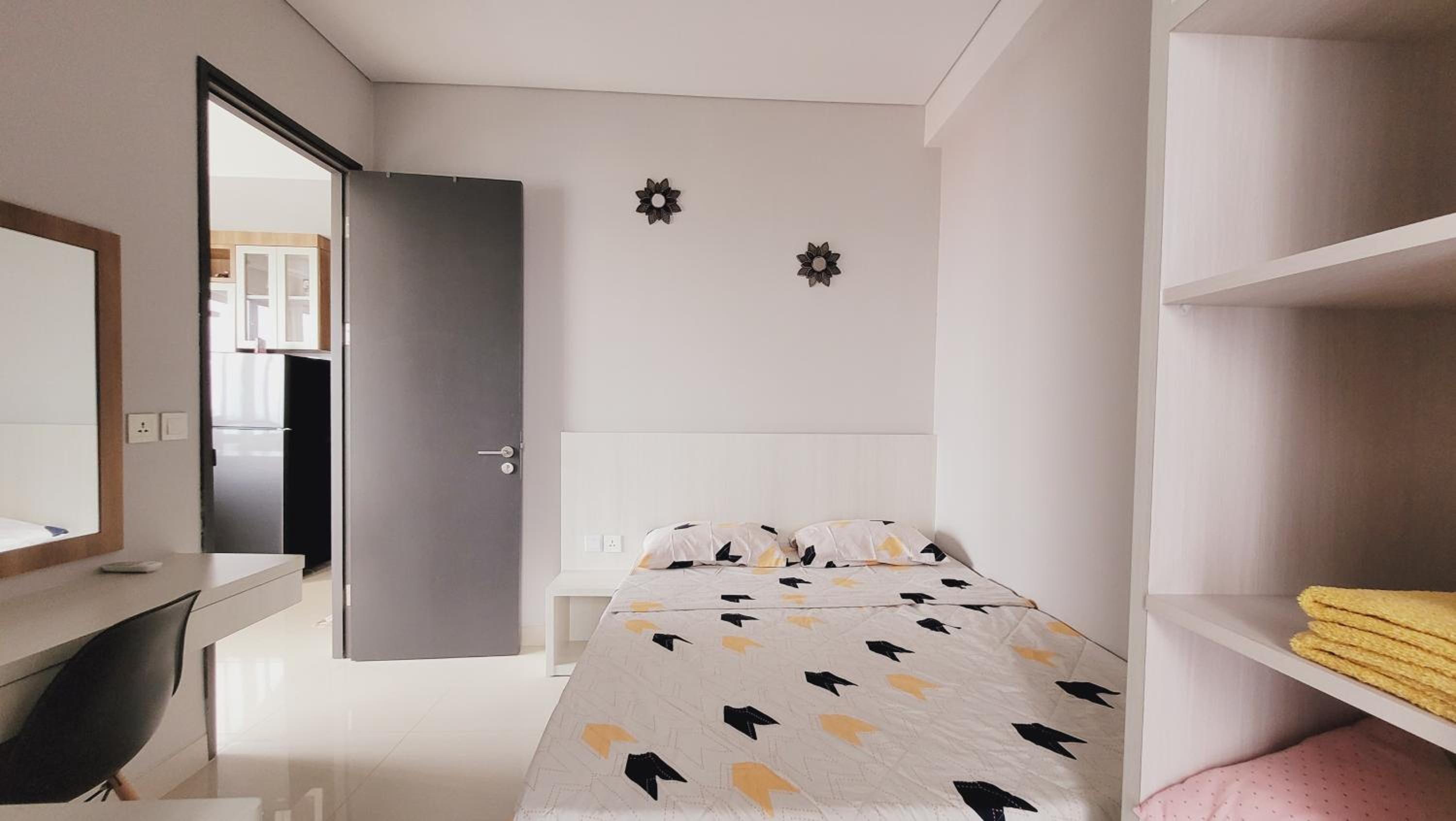 Apartment with Terrace - Photo 6