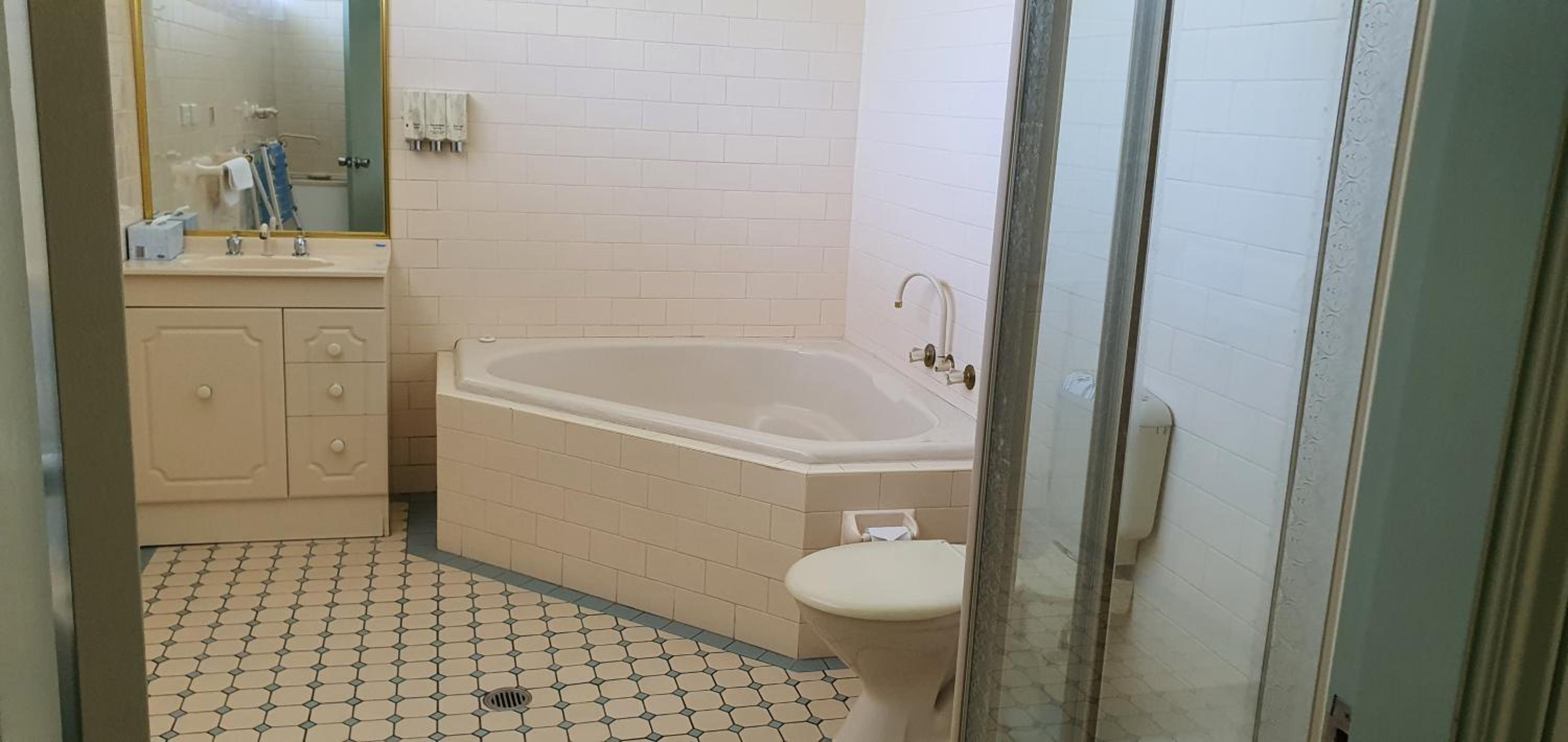 One-Bedroom Apartment - Photo 10