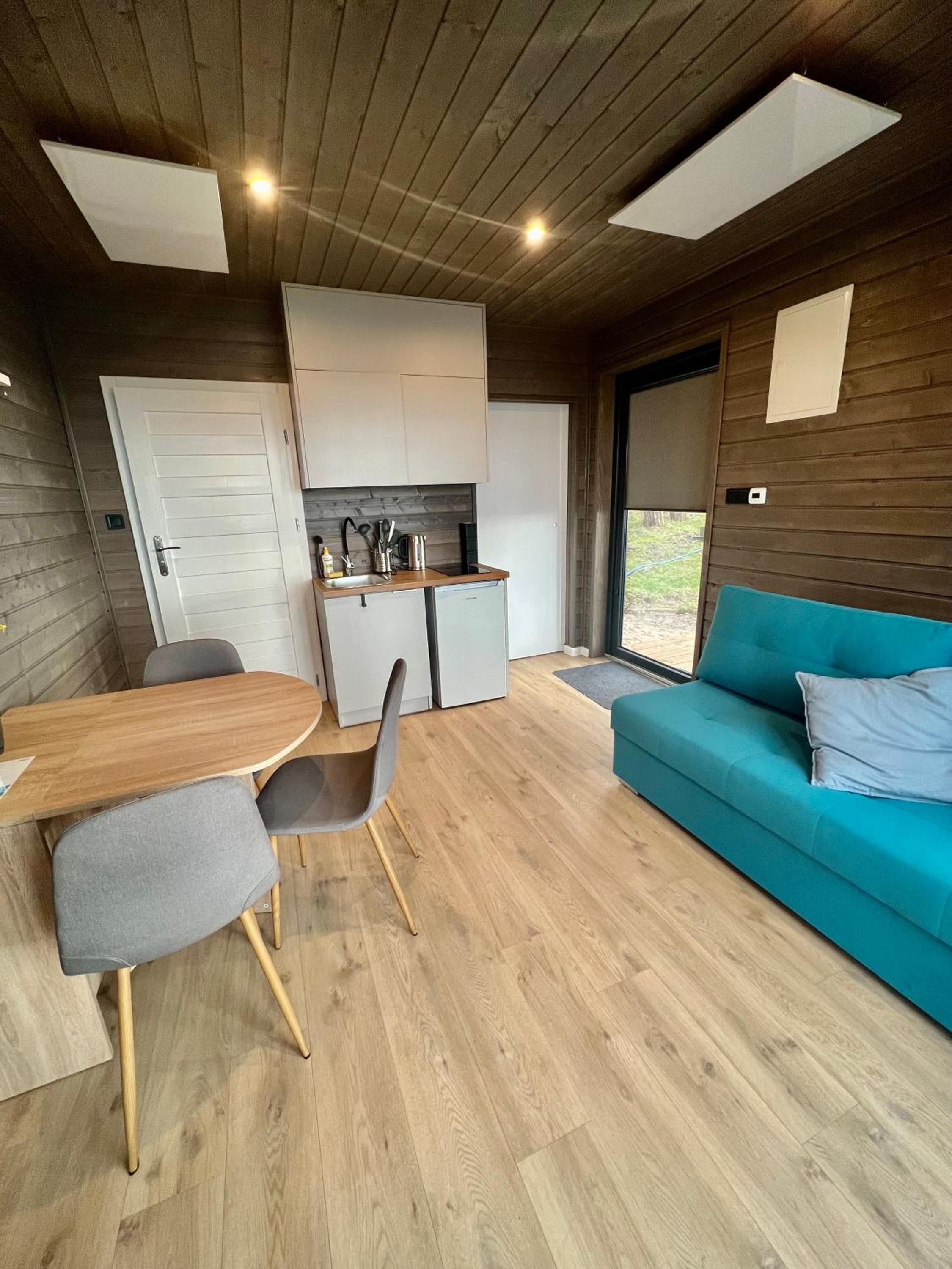 One-Bedroom Bungalow - Photo 5