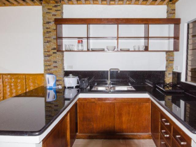 Apartment with Sea View - Photo 12