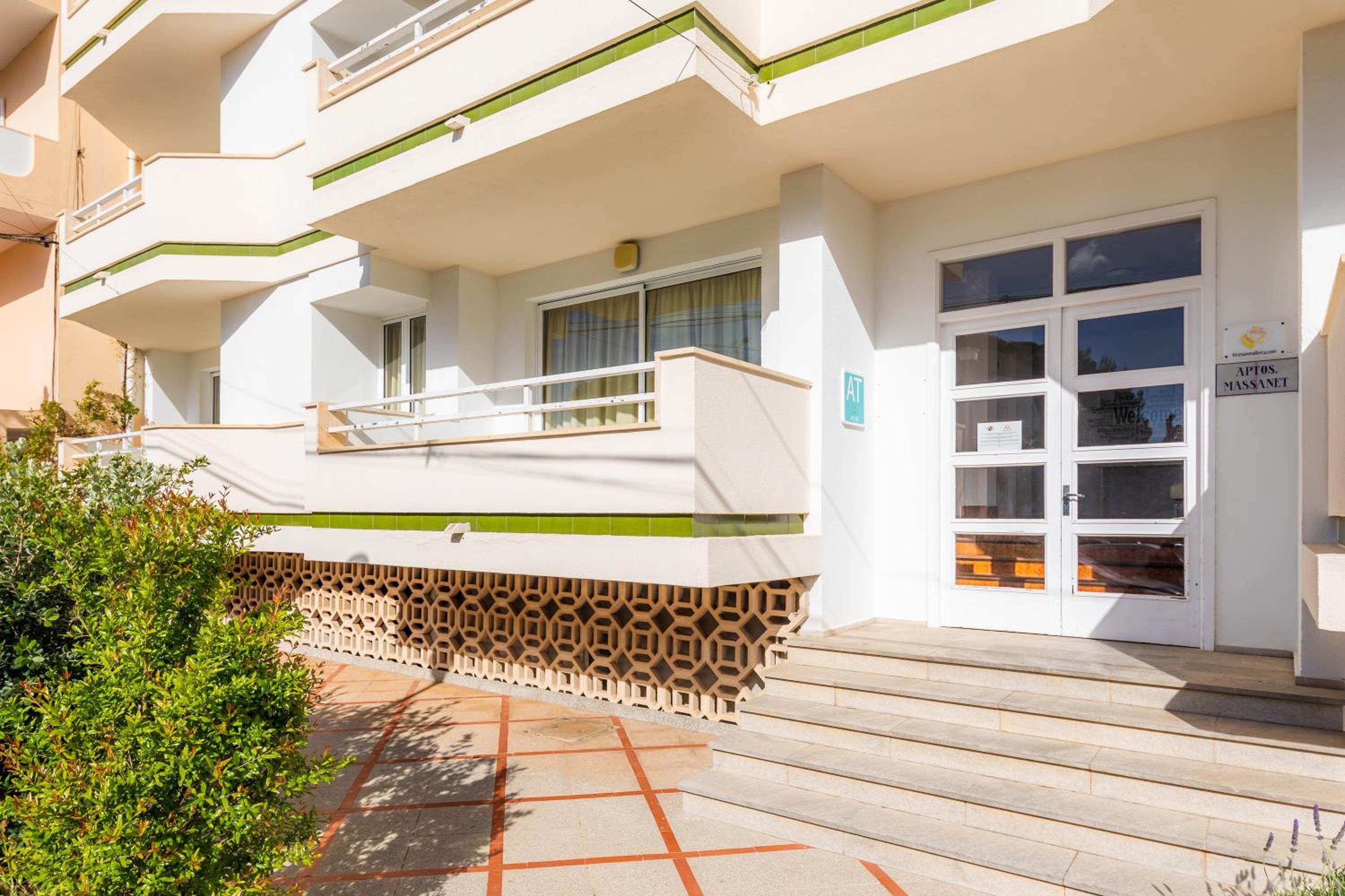 Two-Bedroom Deluxe Apartment with Balcony photo 3