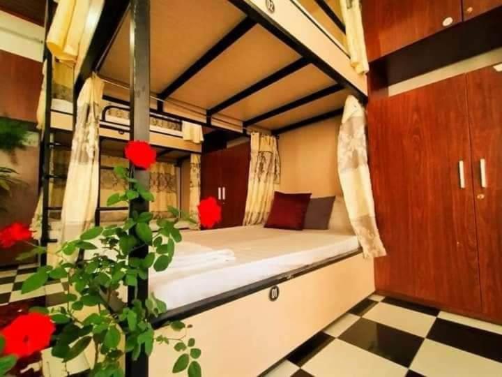 8-Bed Mixed Dormitory Room