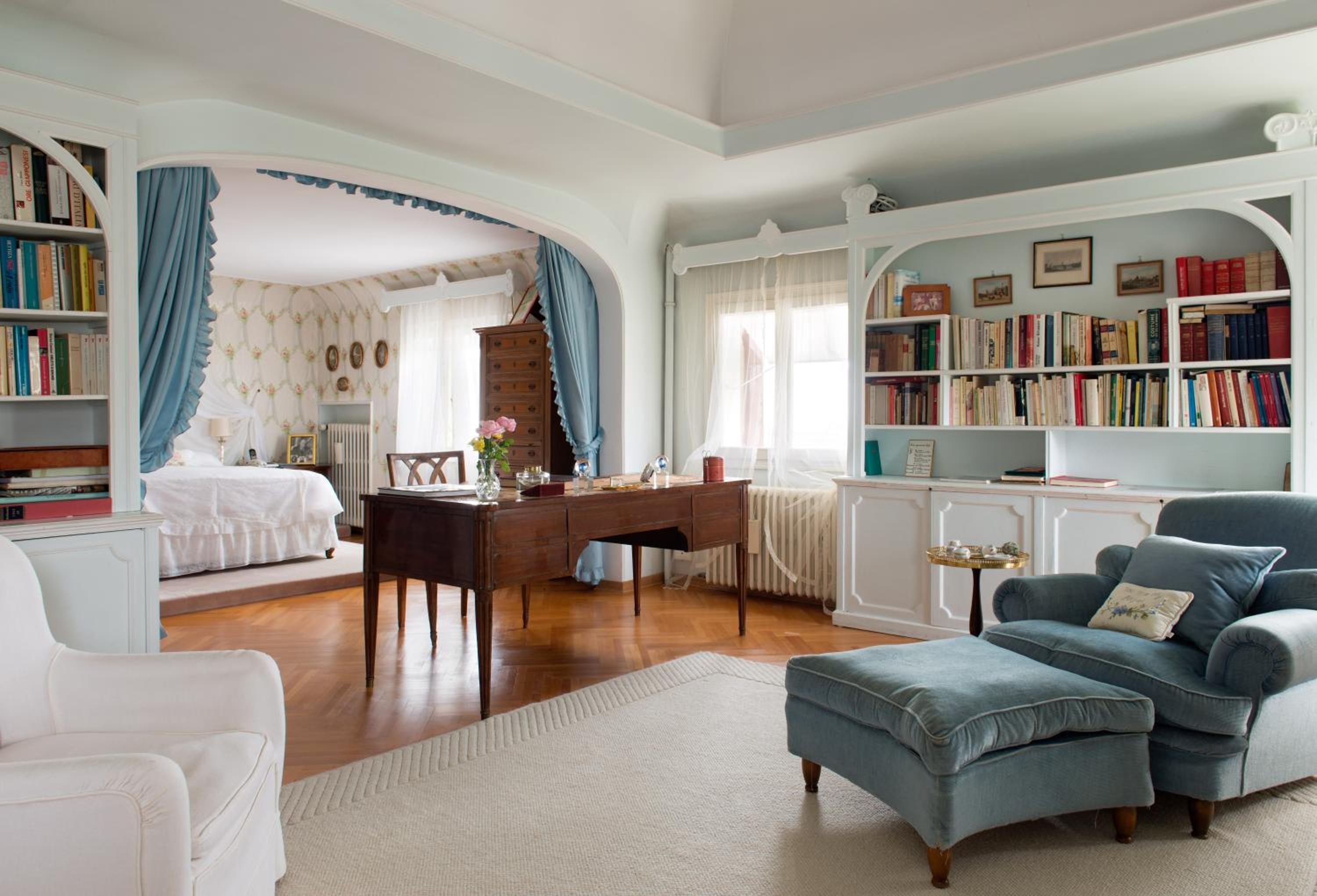 Deluxe Room (2 Adults + 1 Child) photo 1