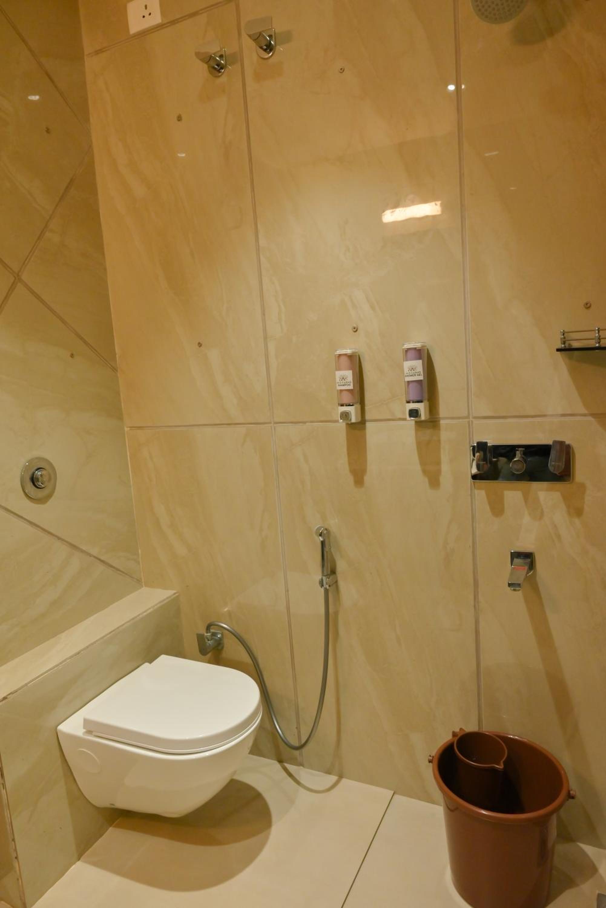 Deluxe Room - Photo 6